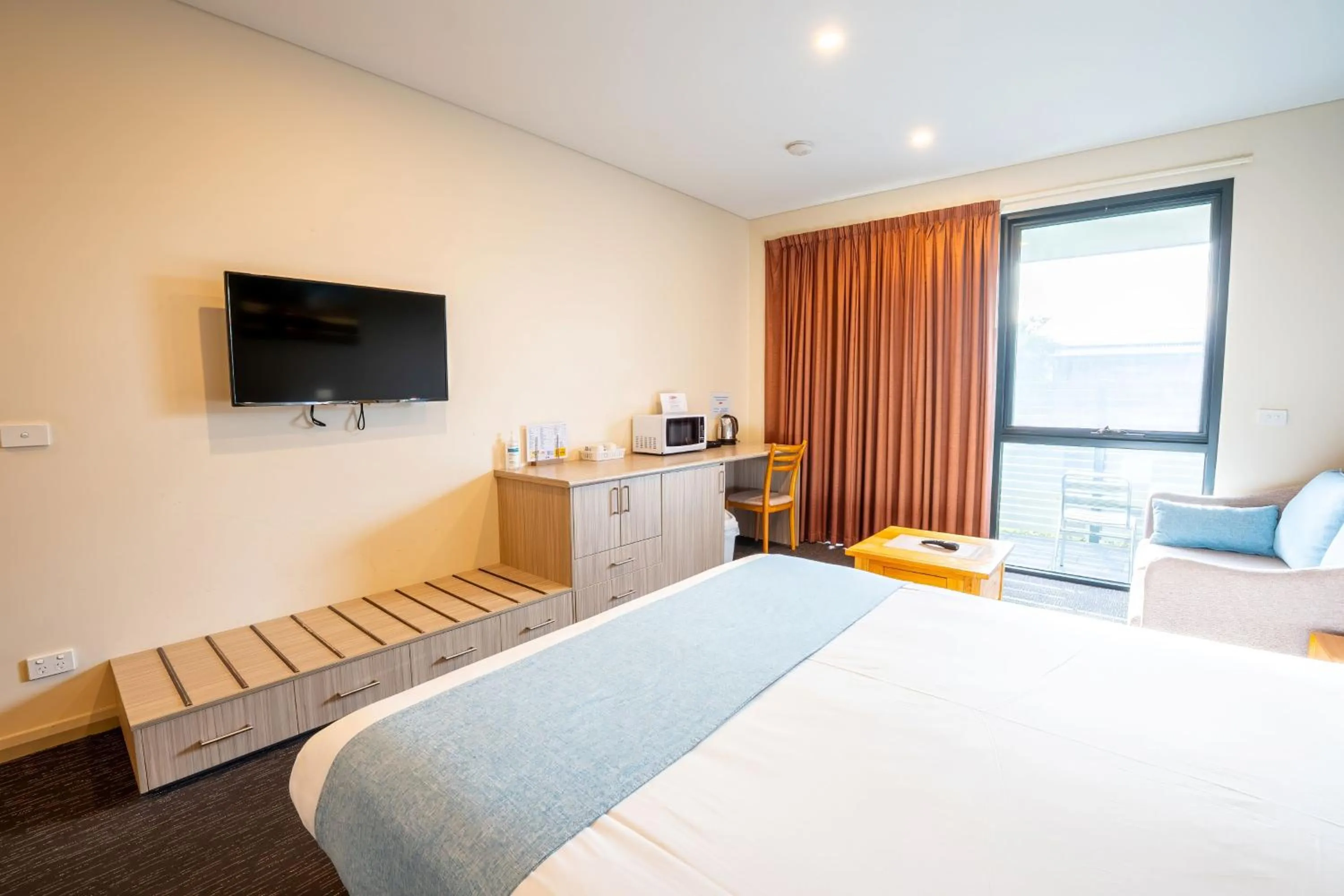 Bedroom, Bed in Foreshore Hotel