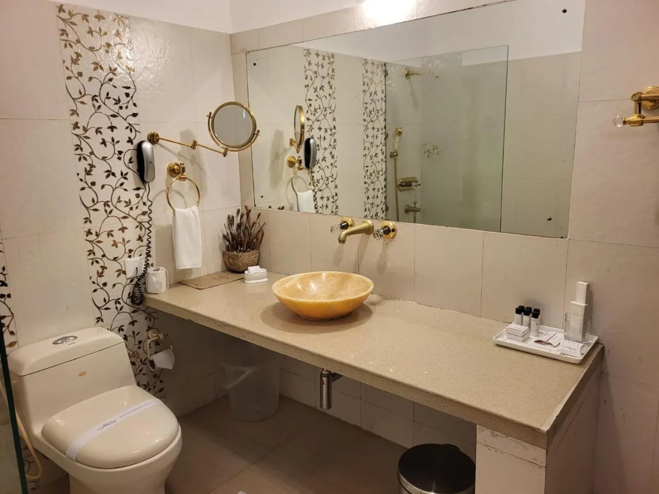 Bathroom in The New Marrion