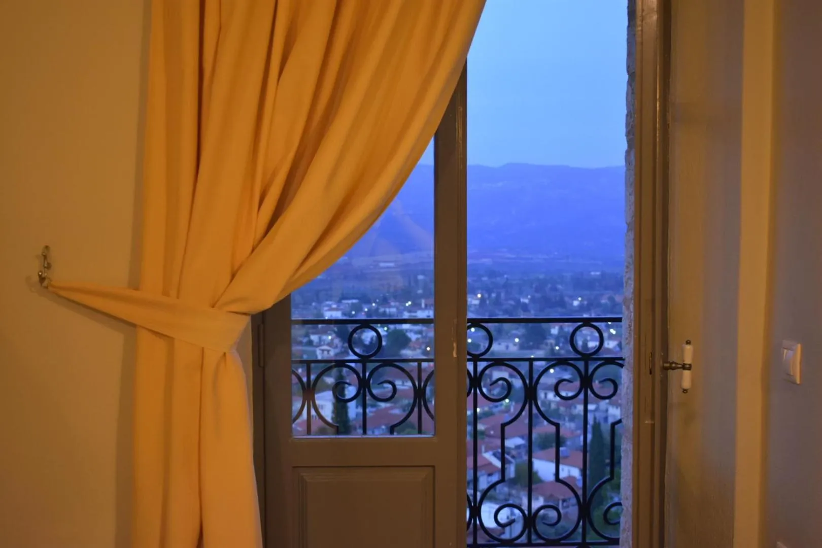 Kyriaki Guesthouse & Suites