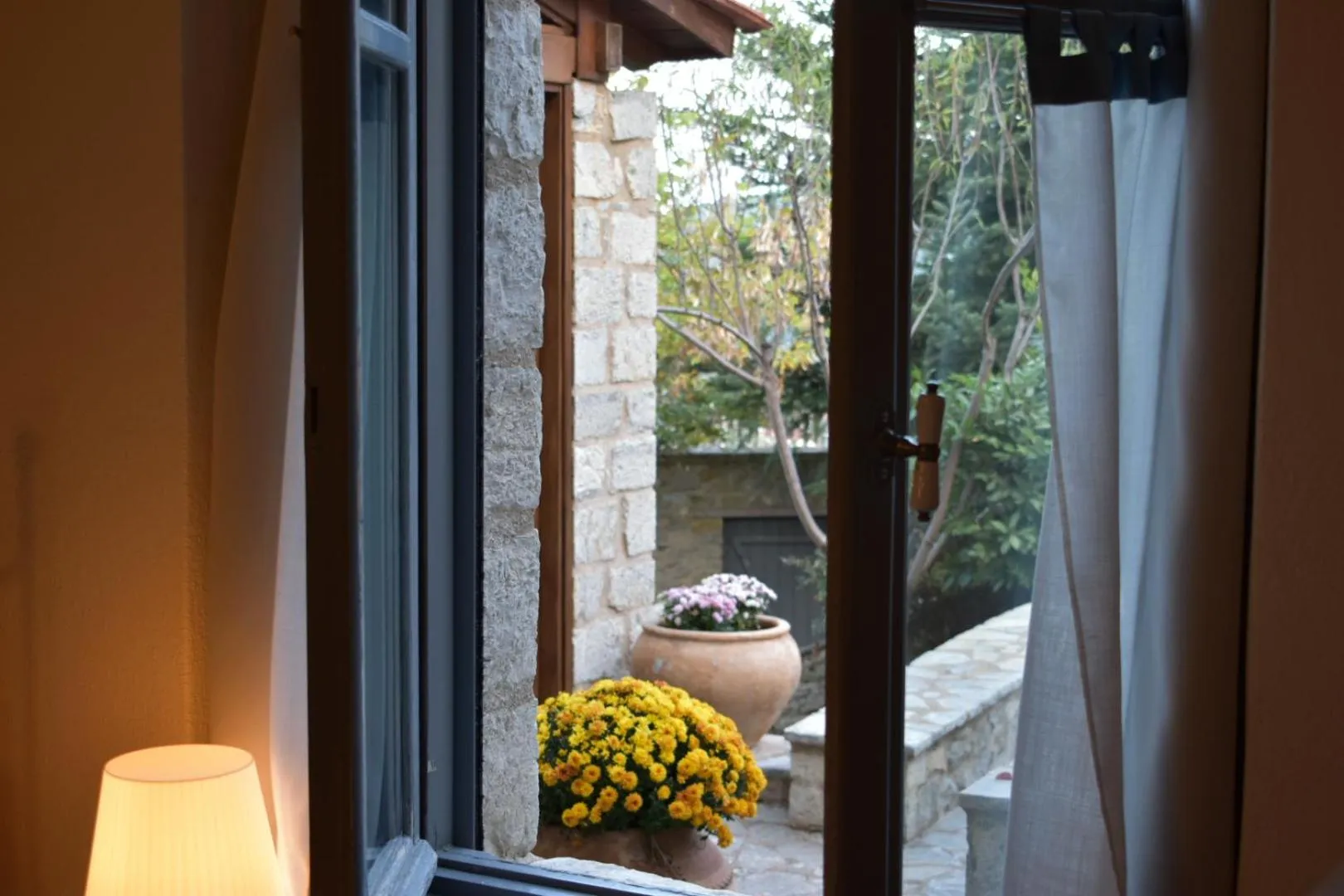 Kyriaki Guesthouse & Suites