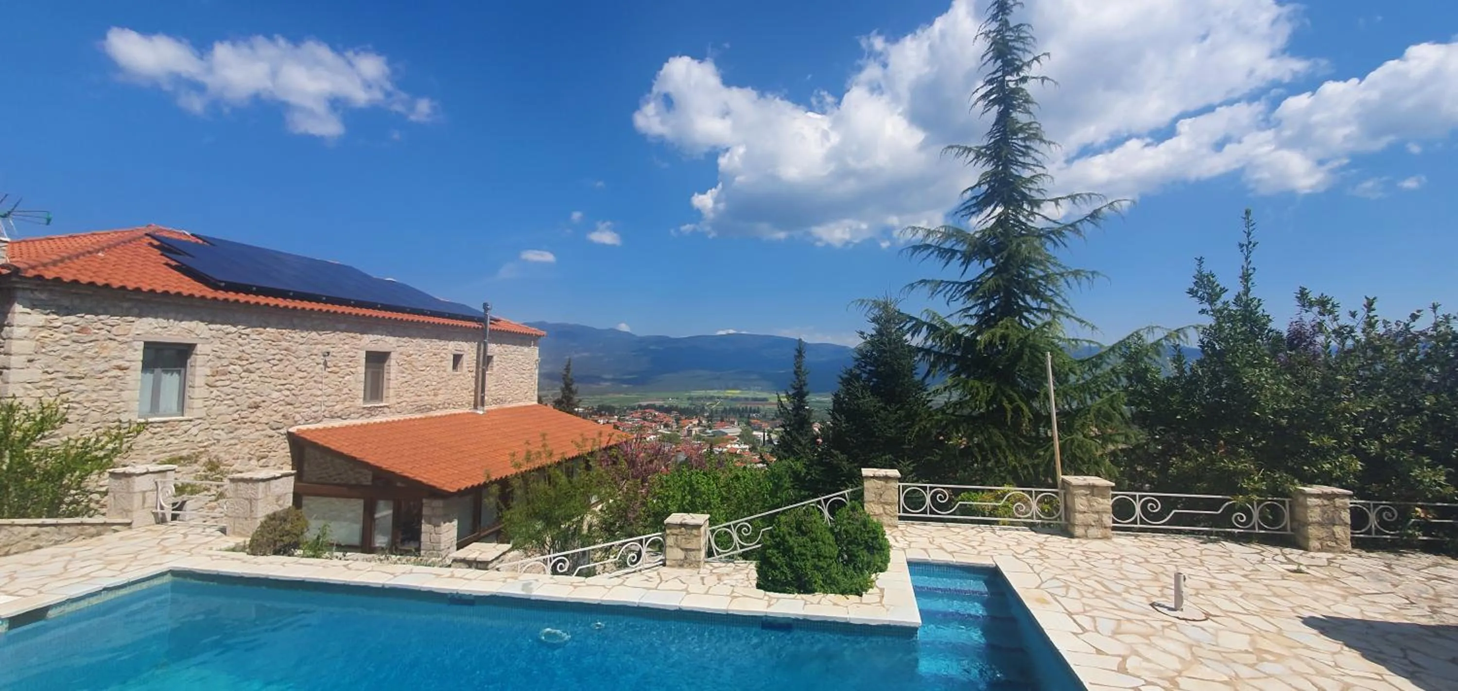 Pool view in Kyriaki Guesthouse & Suites