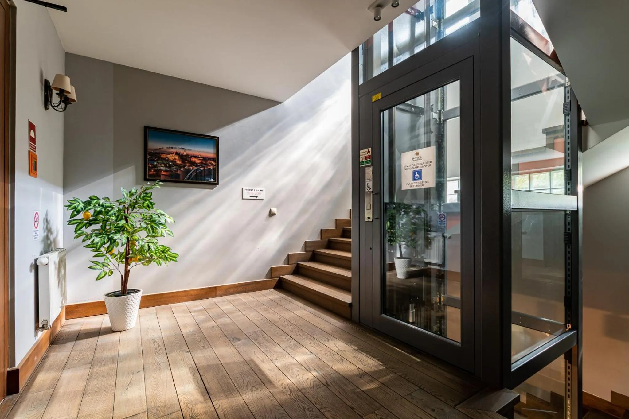 Property building in Hotel Willowa