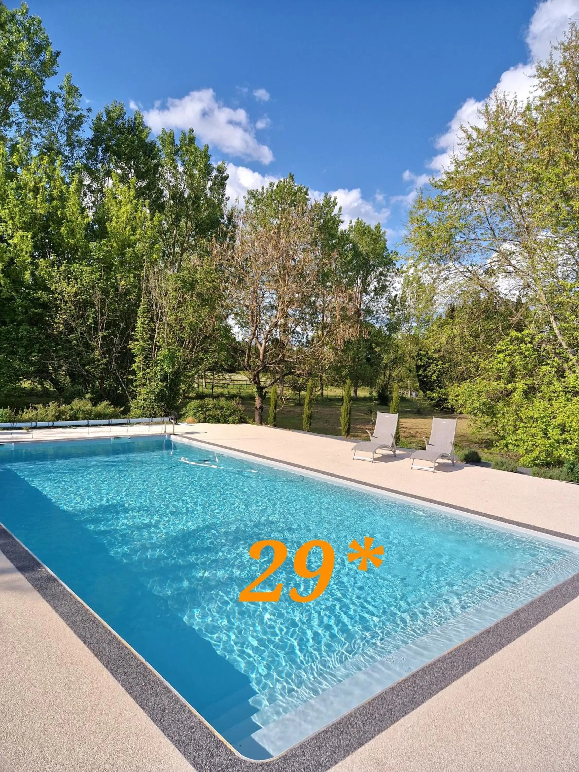 Property building in Chambre d'hôtes