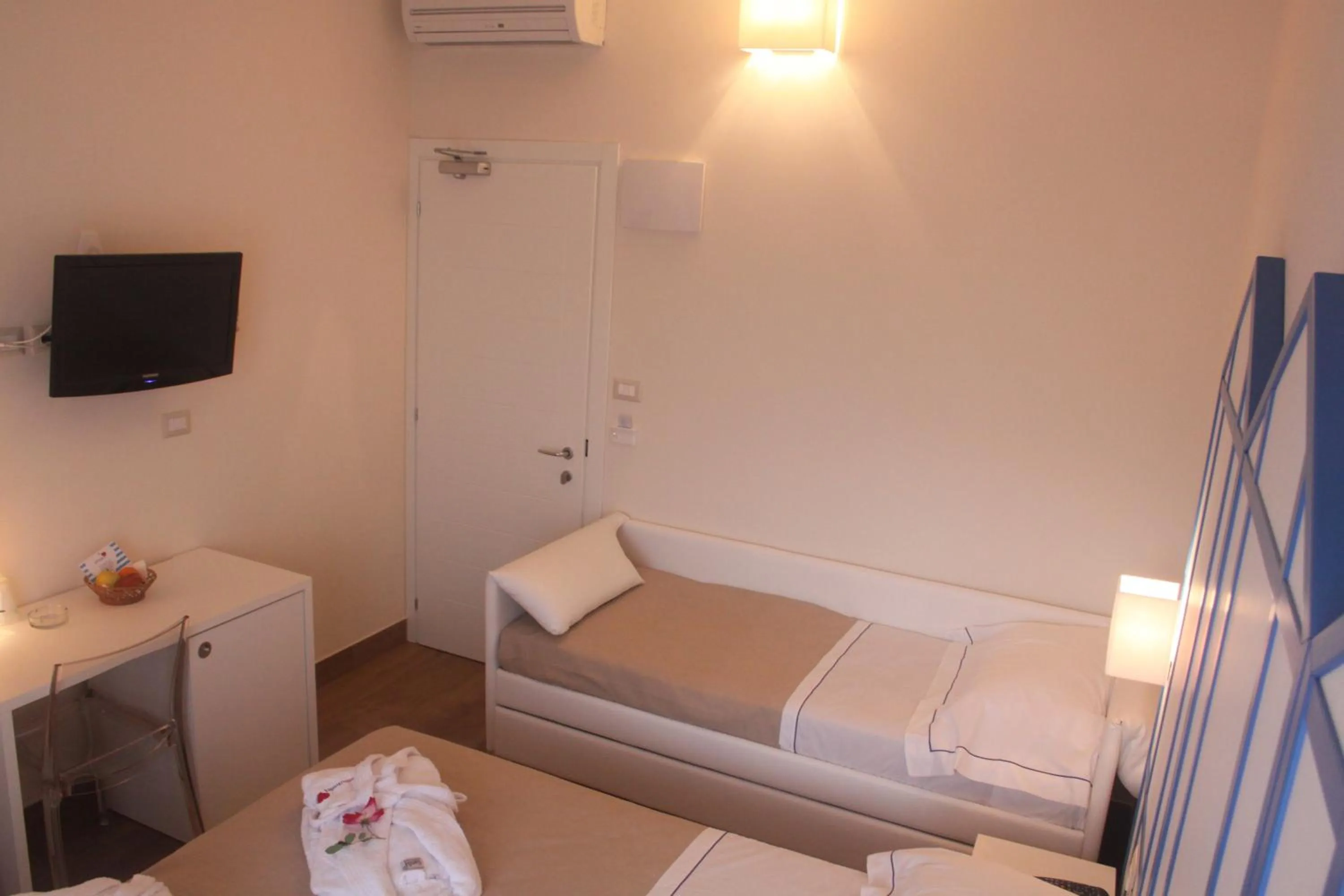 Photo of the whole room, Bed in Mini Hotel