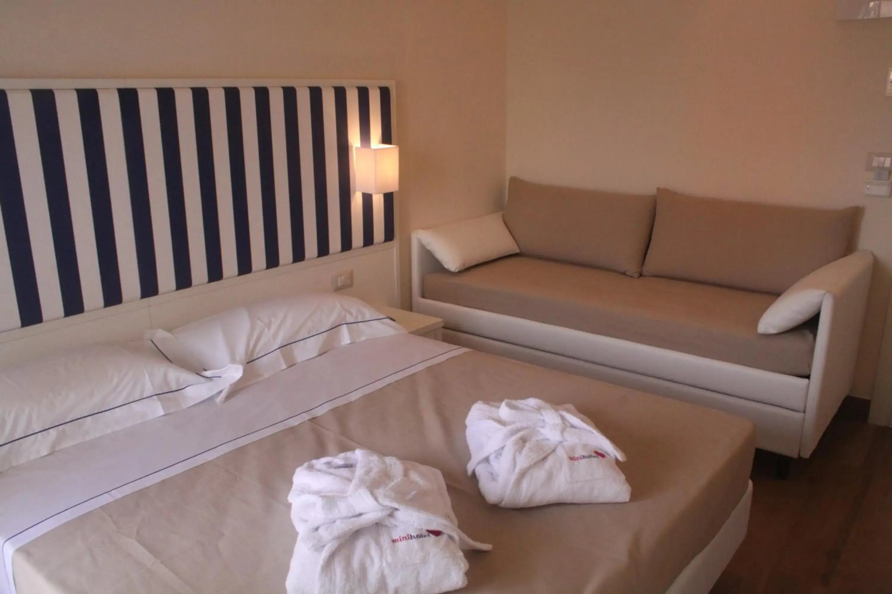 Photo of the whole room, Bed in Mini Hotel Photo of the whole room, Bed in Mini Hotel