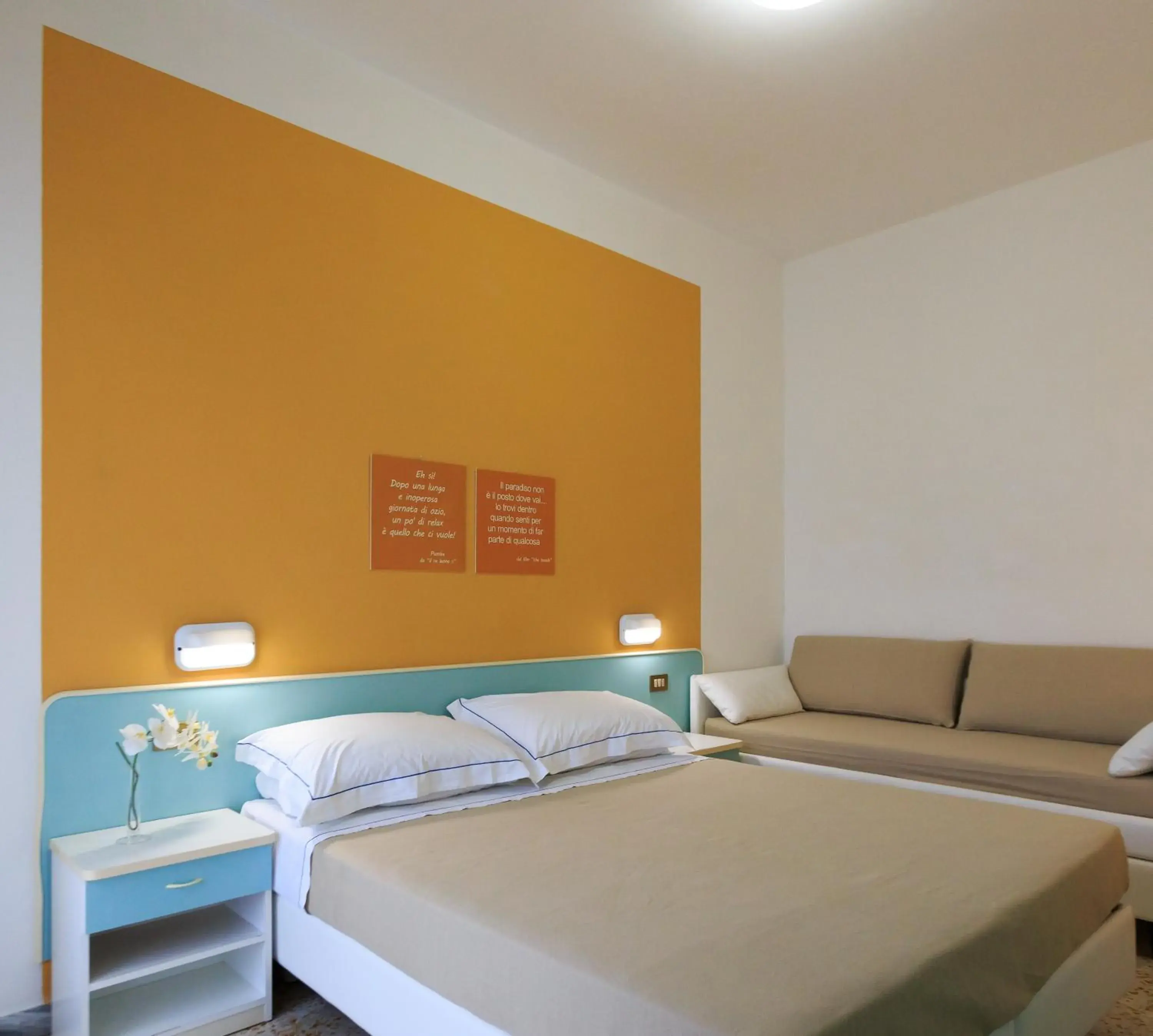 Bedroom, Bed in Mini Hotel Bedroom, Bed in Mini Hotel