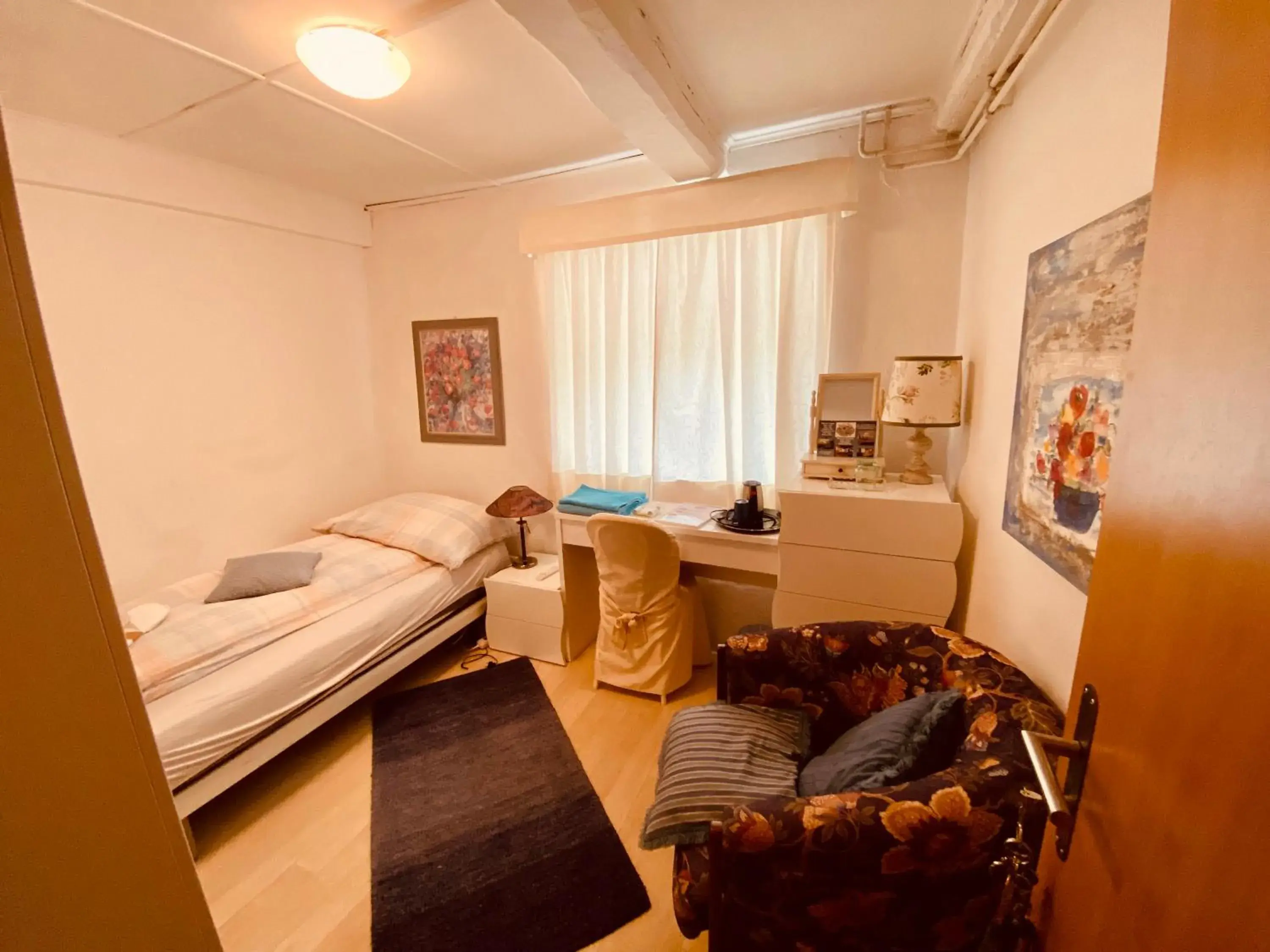 Budget Single Room in Grotto Flora B&B Chambres de charme Budget Single Room in Grotto Flora B&B Chambres de charme