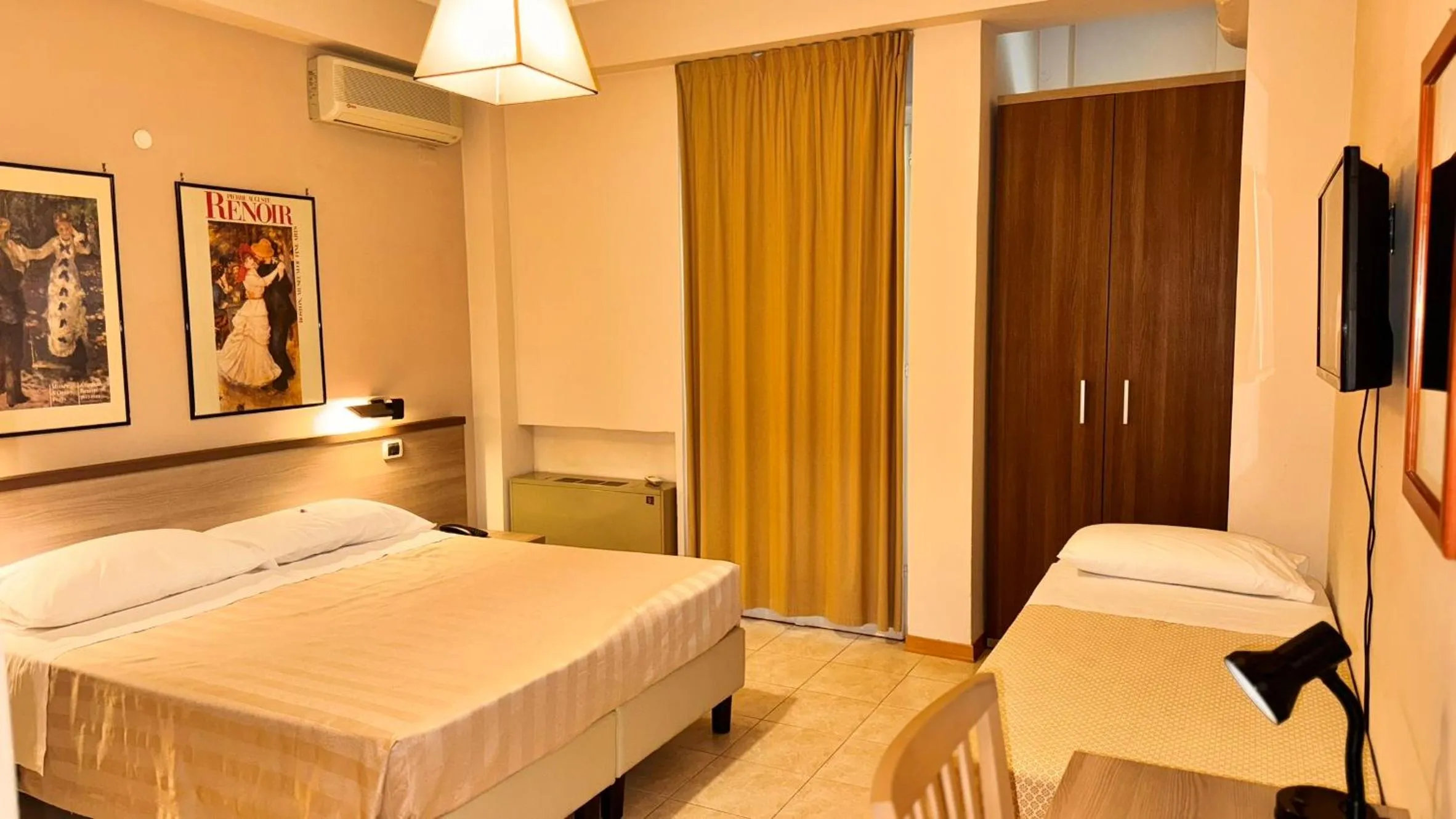 Bed in Hotel Armando' s