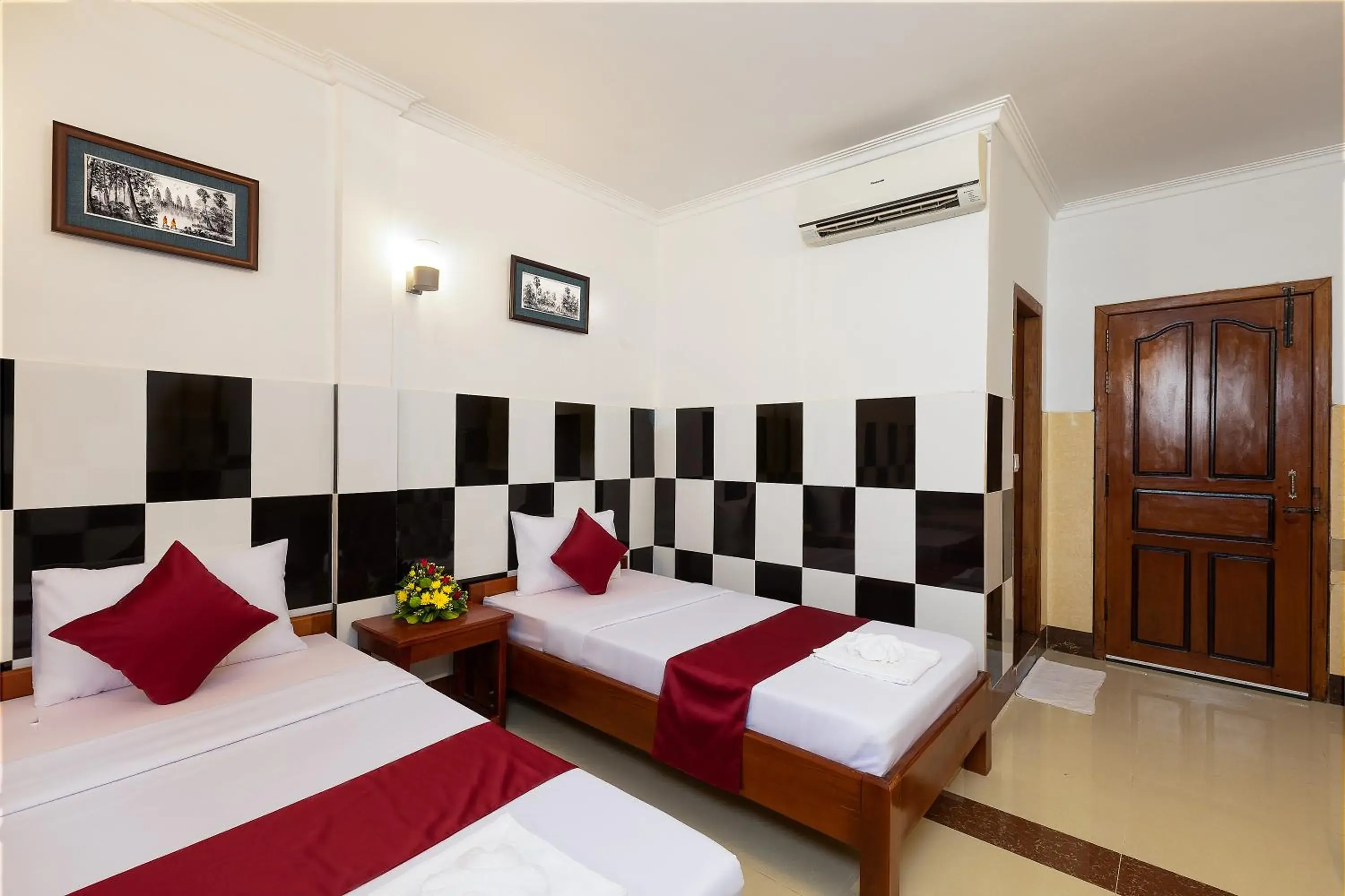Twin Room with Balcony in Botoum Hostel Twin Room with Balcony in Botoum Hostel