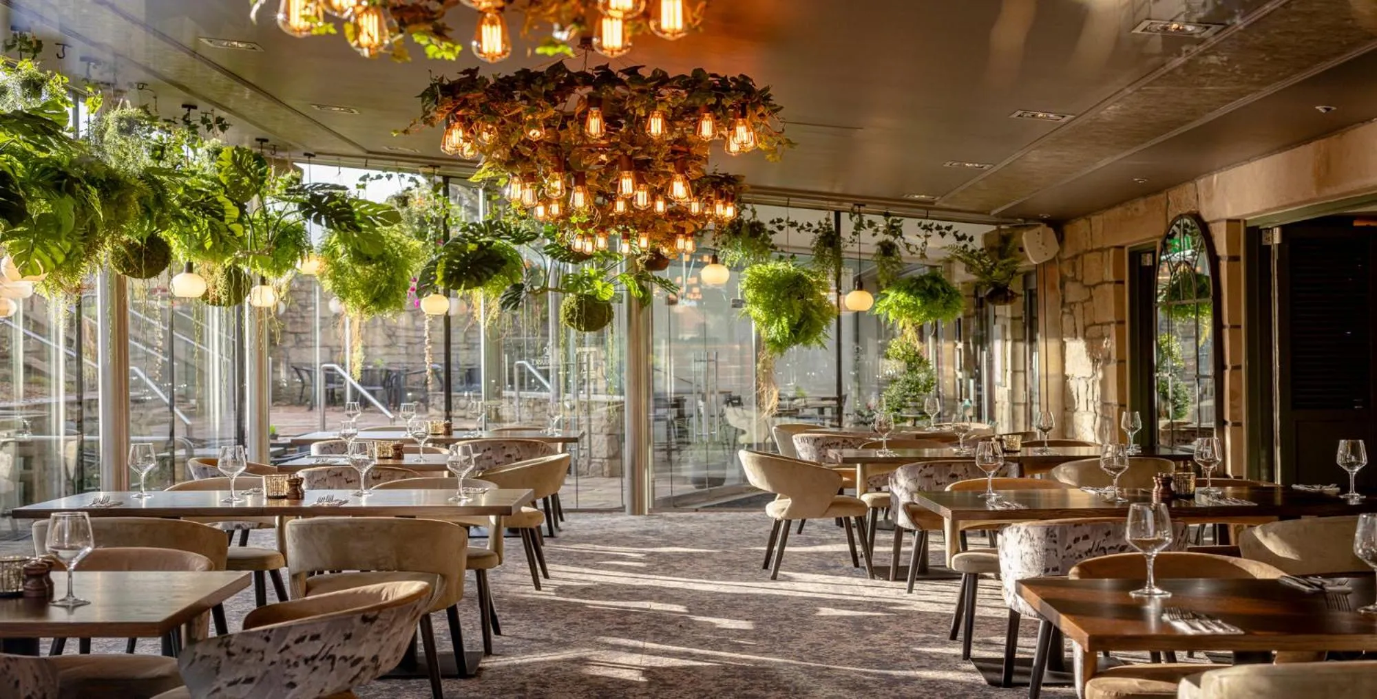 Restaurant/places to eat in The Torrance Hotel