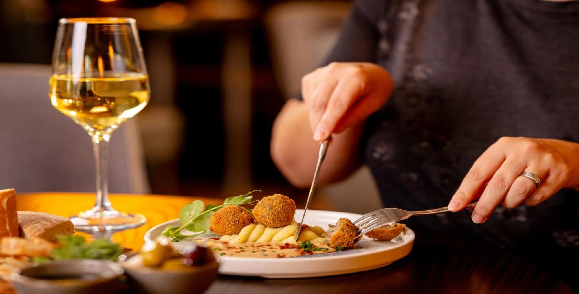 Restaurant/places to eat in The Torrance Hotel