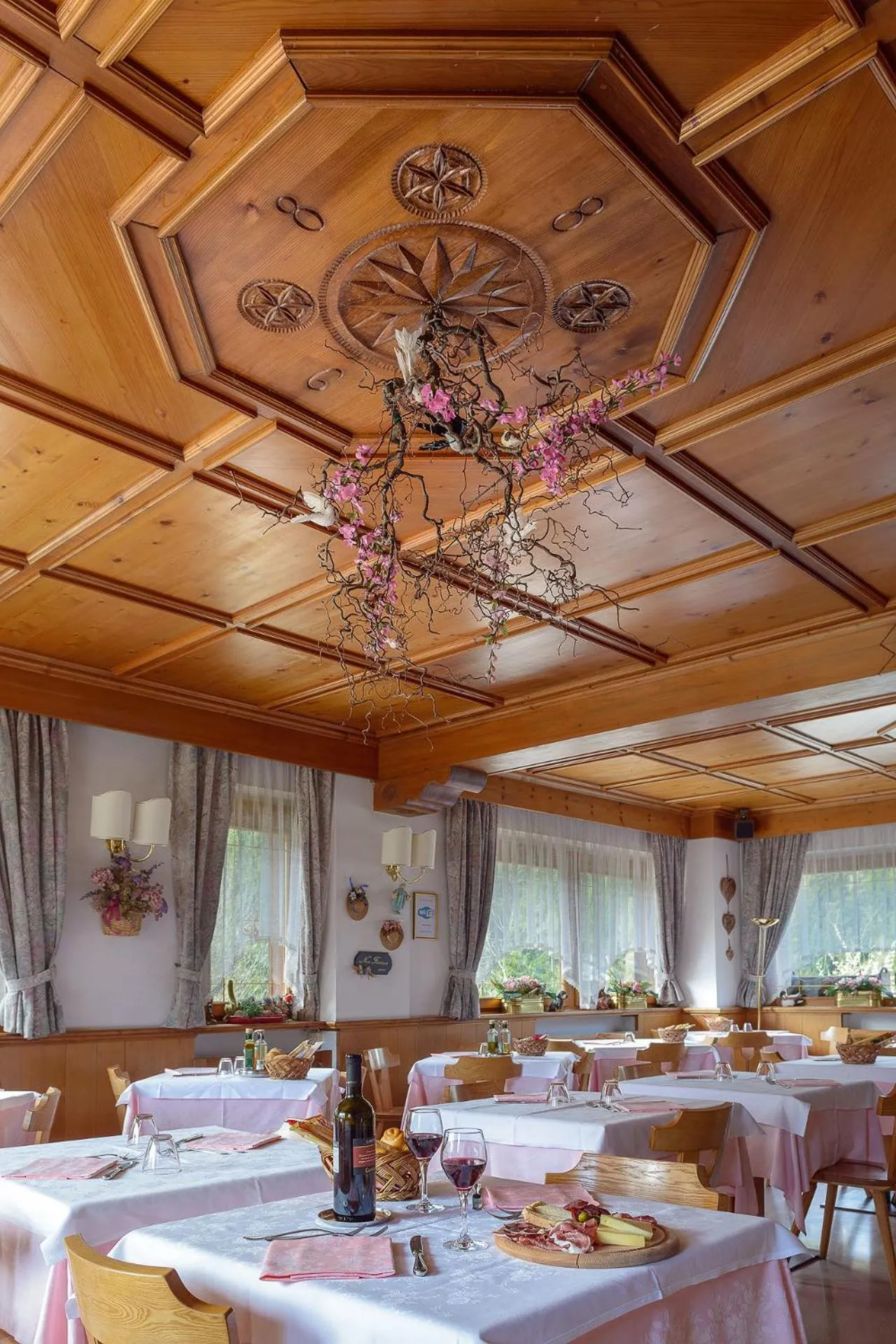 Restaurant/places to eat in Albergo Miravalle-Tre Cime Views