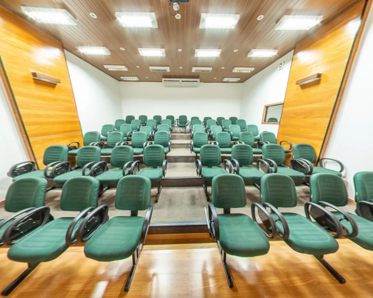 Meeting/conference room in Hotel Nacional Inn Curitiba Estação Shopping