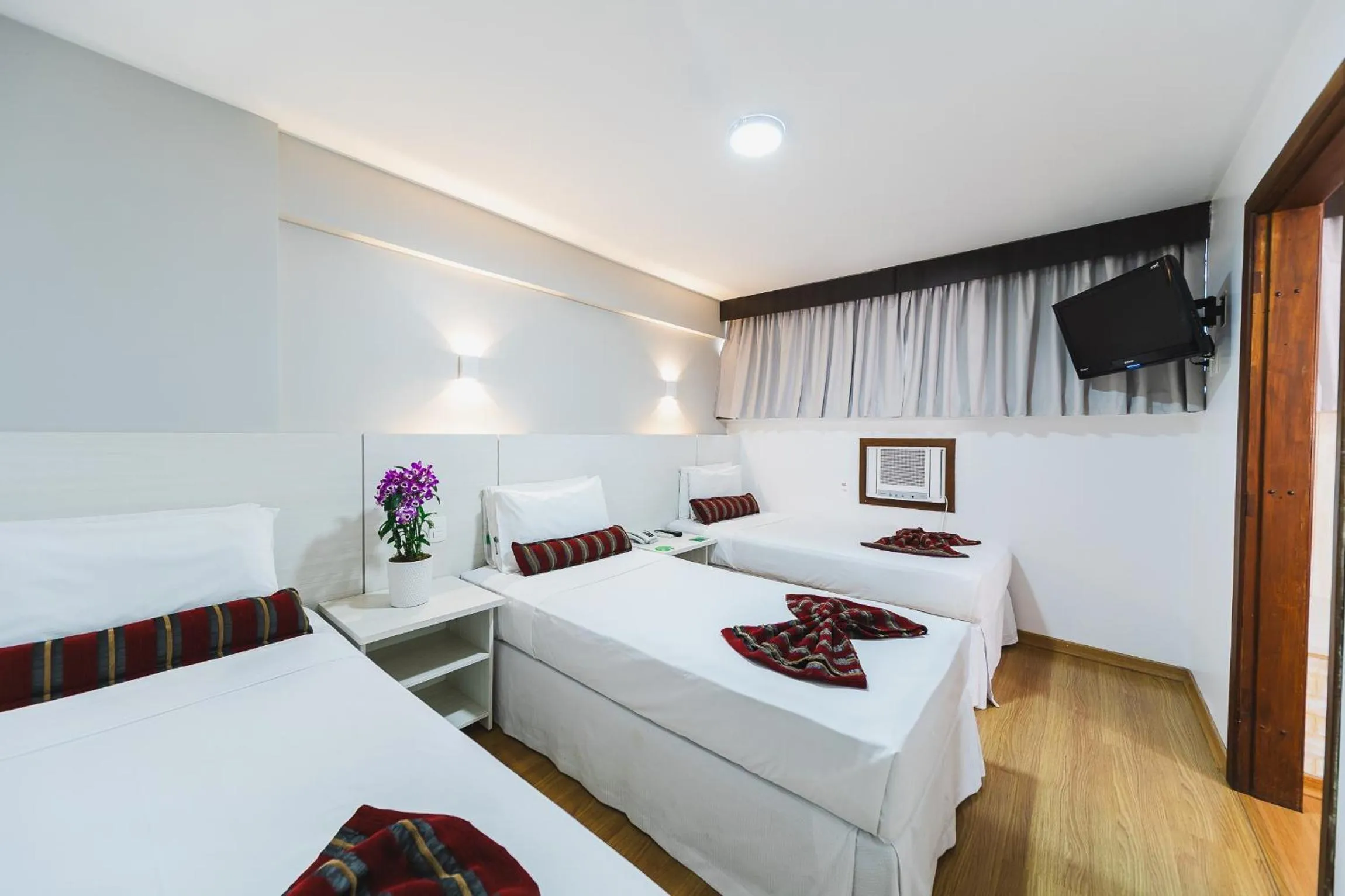 Bed in Hotel Nacional Inn Curitiba Estação Shopping