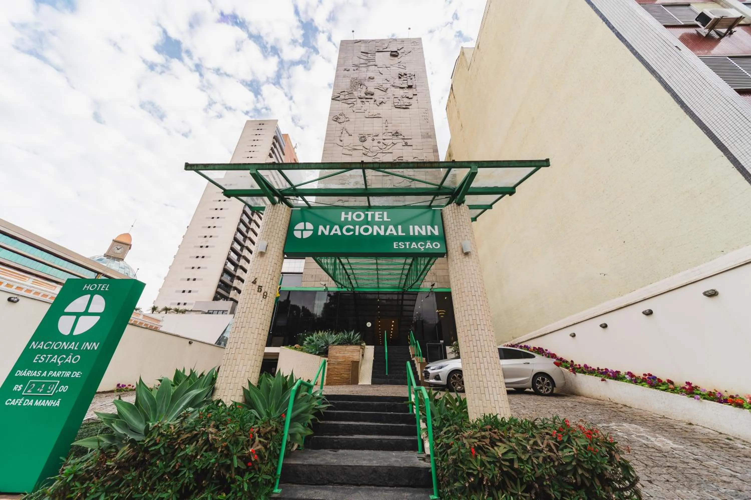 Facade/entrance in Hotel Nacional Inn Curitiba Estação Shopping