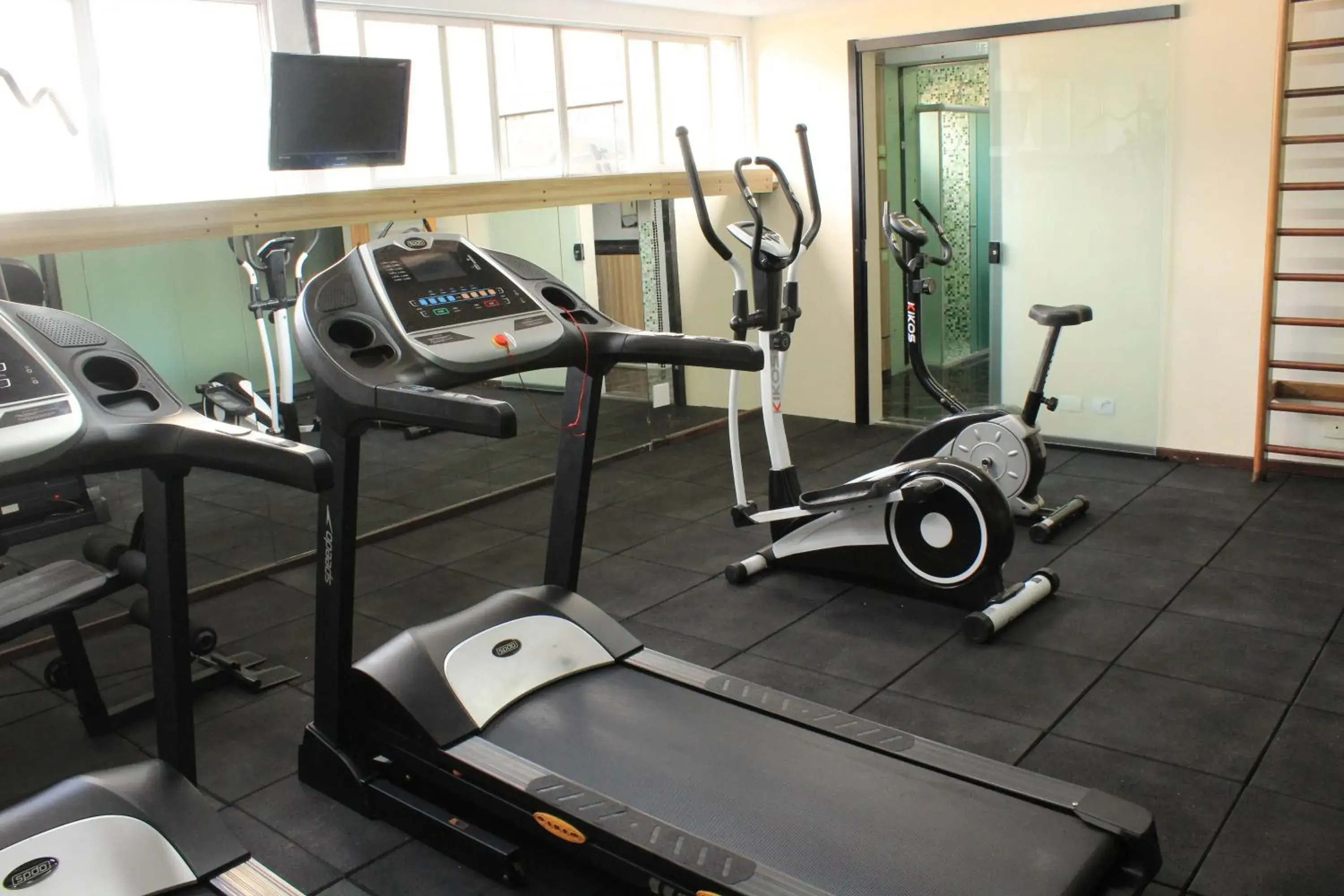 Fitness centre/facilities in Hotel Nacional Inn Curitiba Estação Shopping Fitness centre/facilities in Hotel Nacional Inn Curitiba Estação Shopping