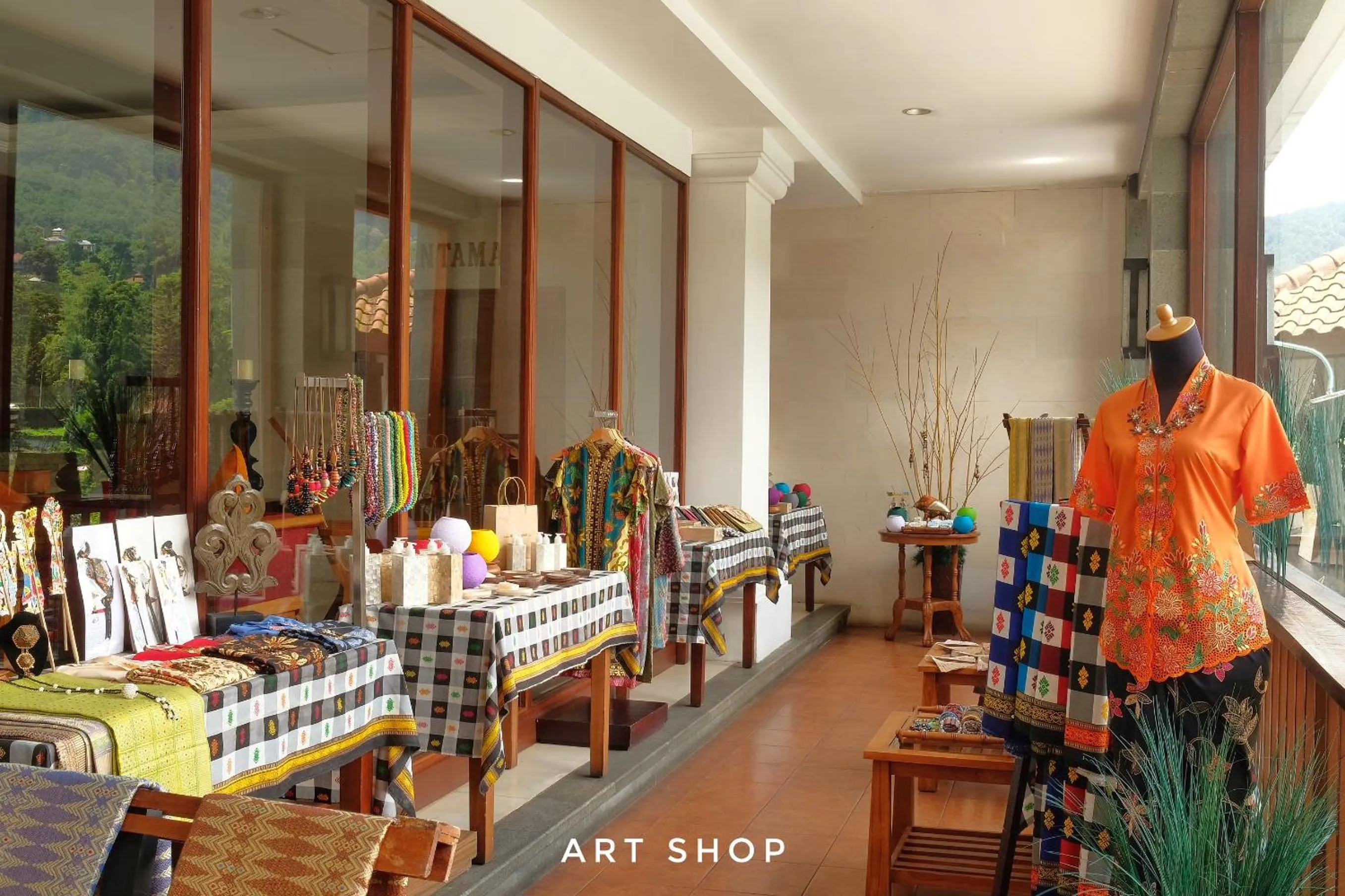 On-site shops in The Grand Hill Resort-Hotel