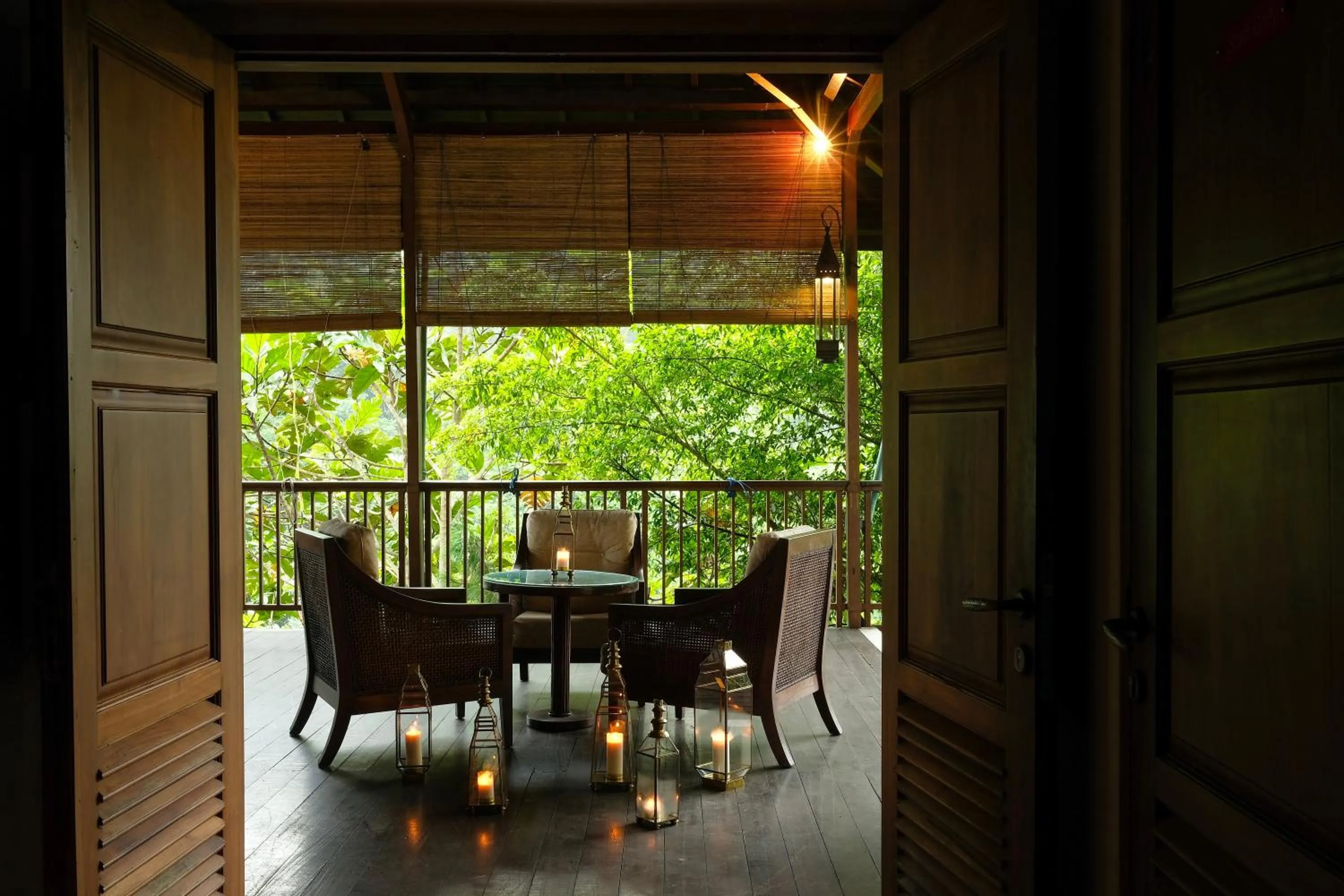 Lounge or bar in The Grand Hill Resort-Hotel