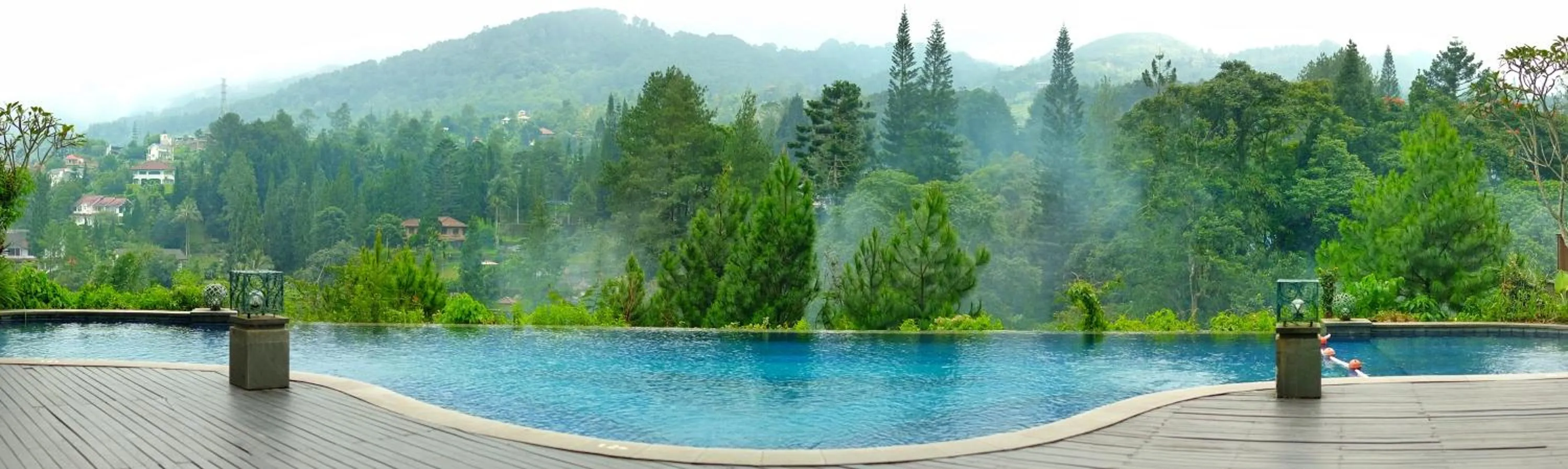 Swimming pool in The Grand Hill Resort-Hotel