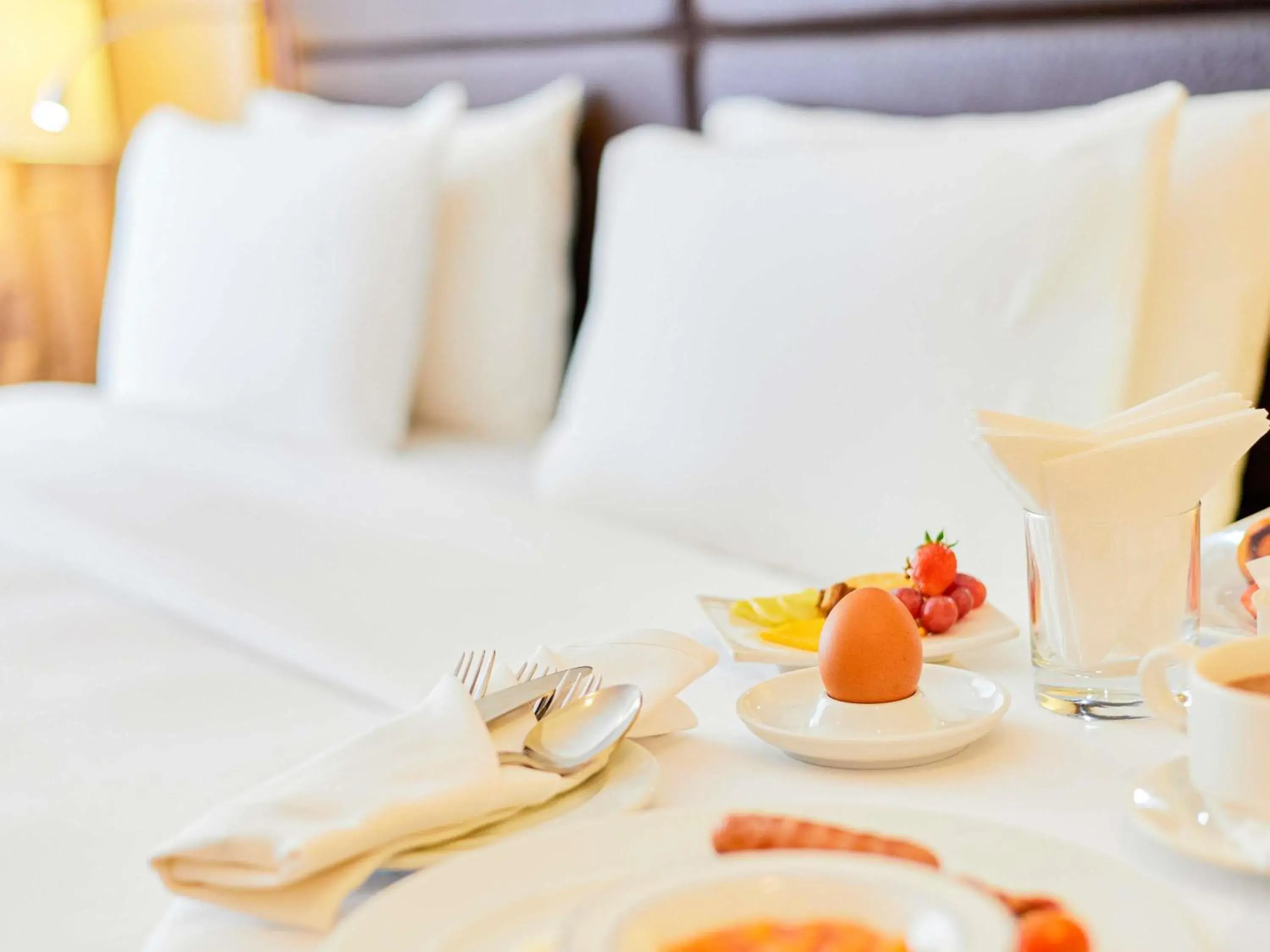 Bedroom, Bed in Mercure Nairobi Upper Hill Bedroom, Bed in Mercure Nairobi Upper Hill