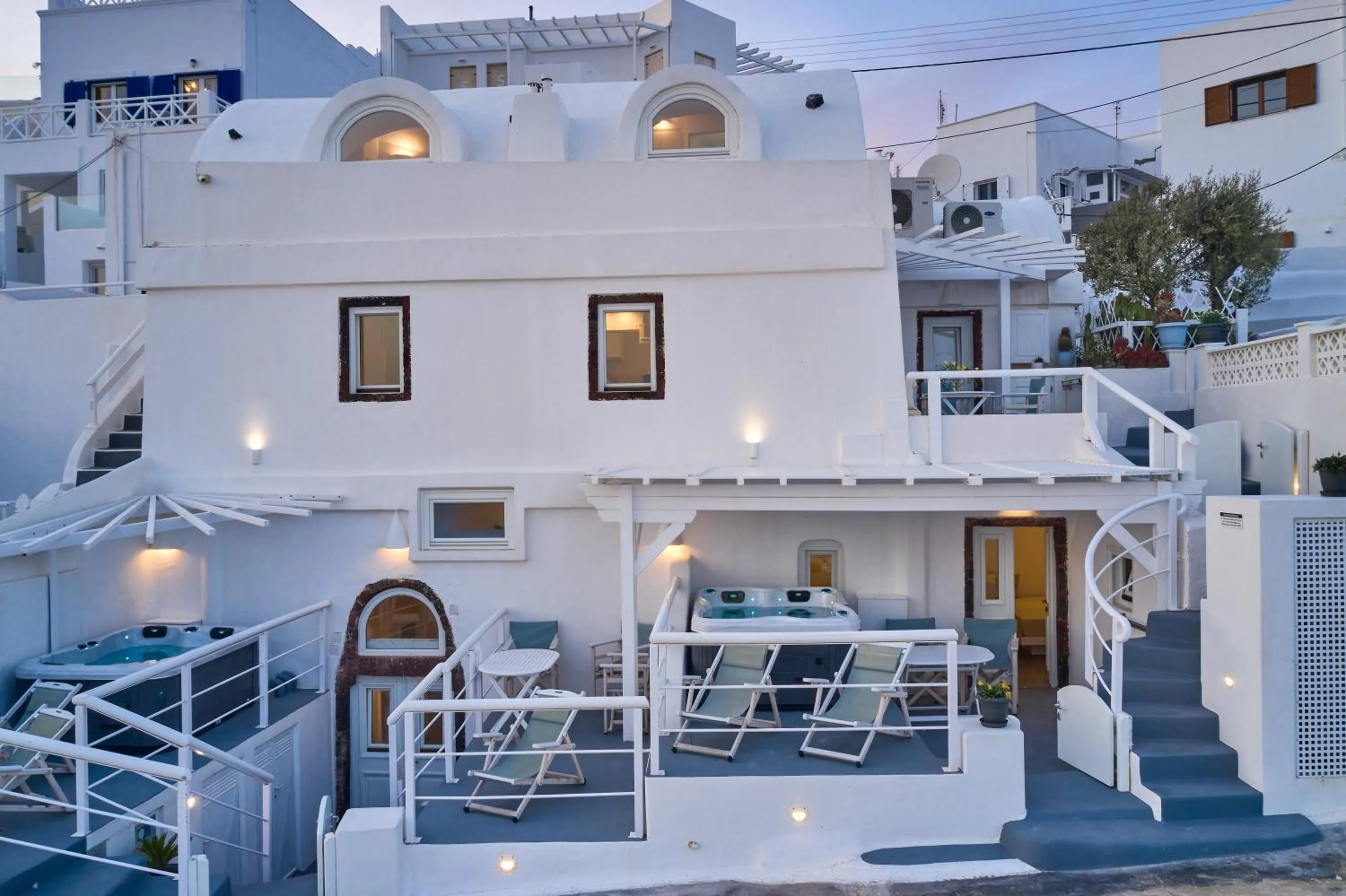 Property building in Santorini Mansion at Imerovigli