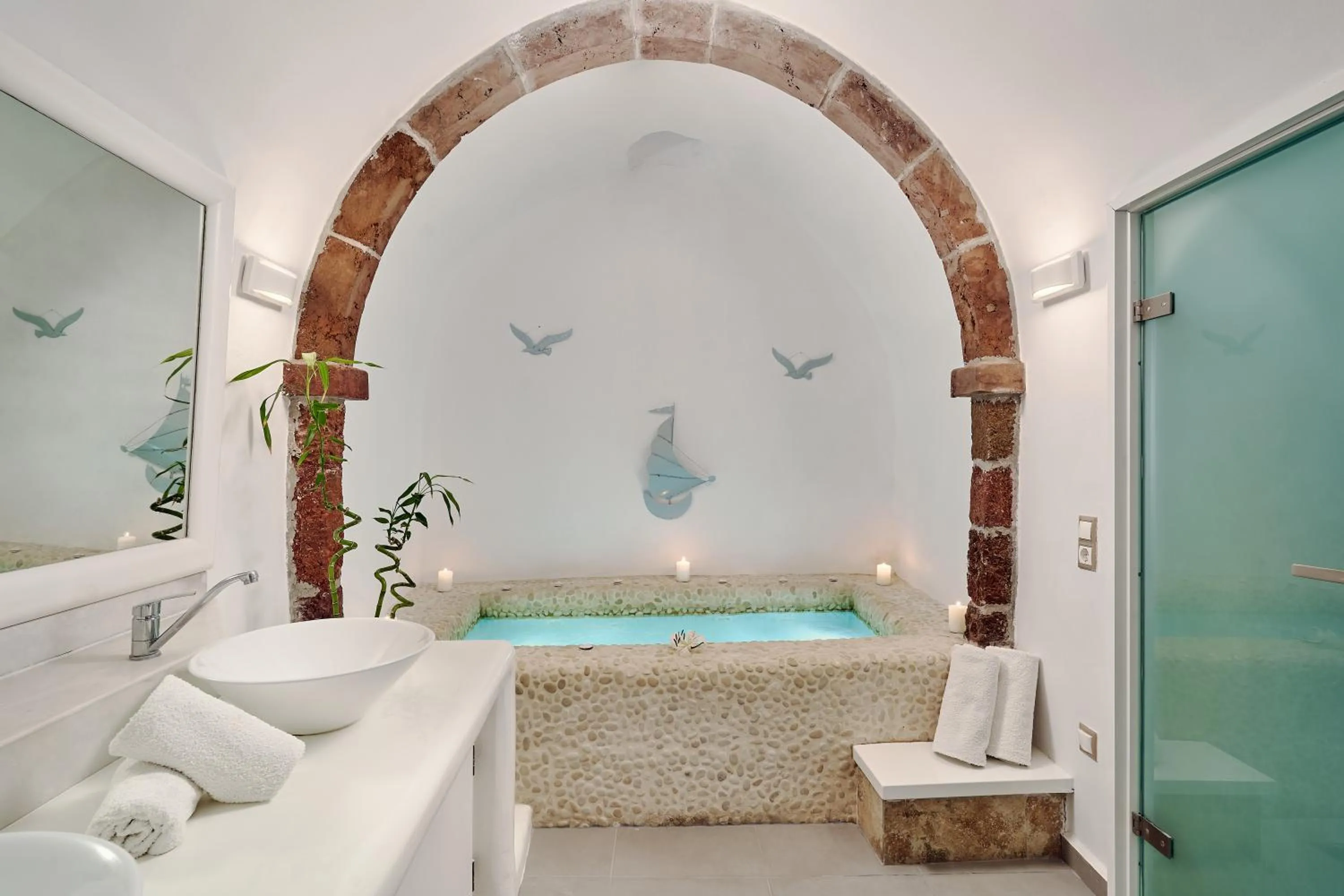 Hot Tub in Santorini Mansion at Imerovigli