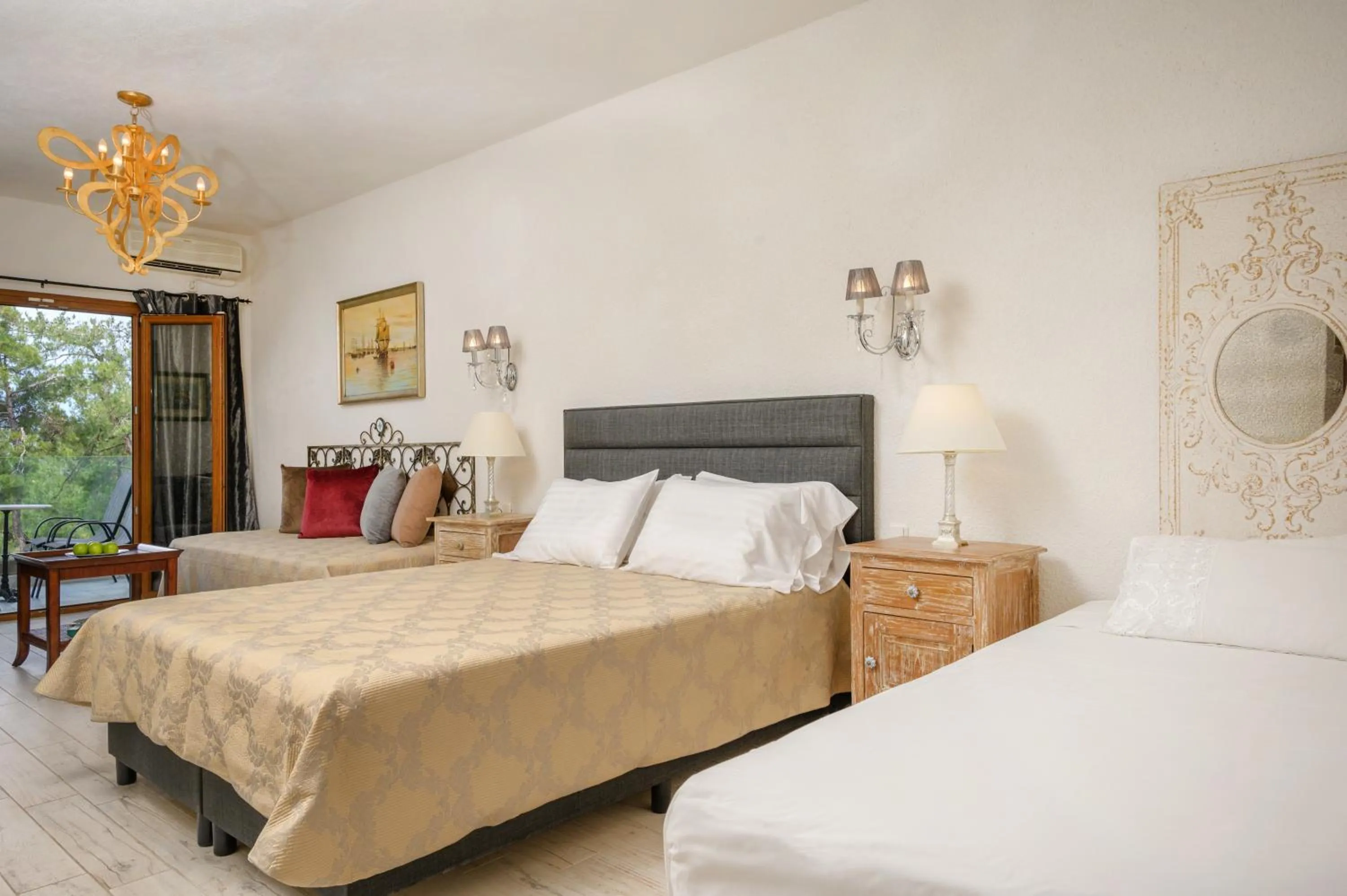 Bedroom, Bed in Leandros Hotel