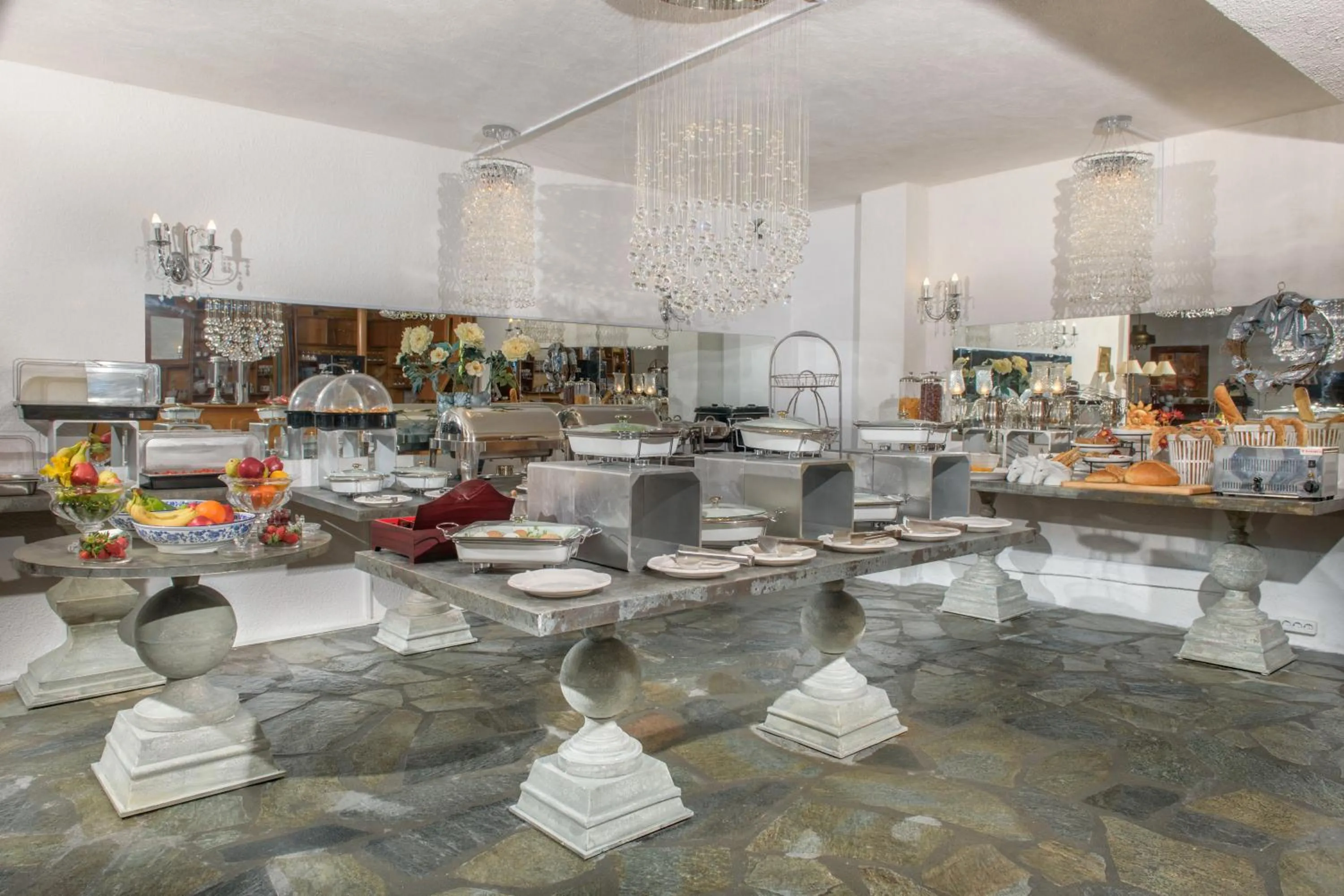 Breakfast in Leandros Hotel