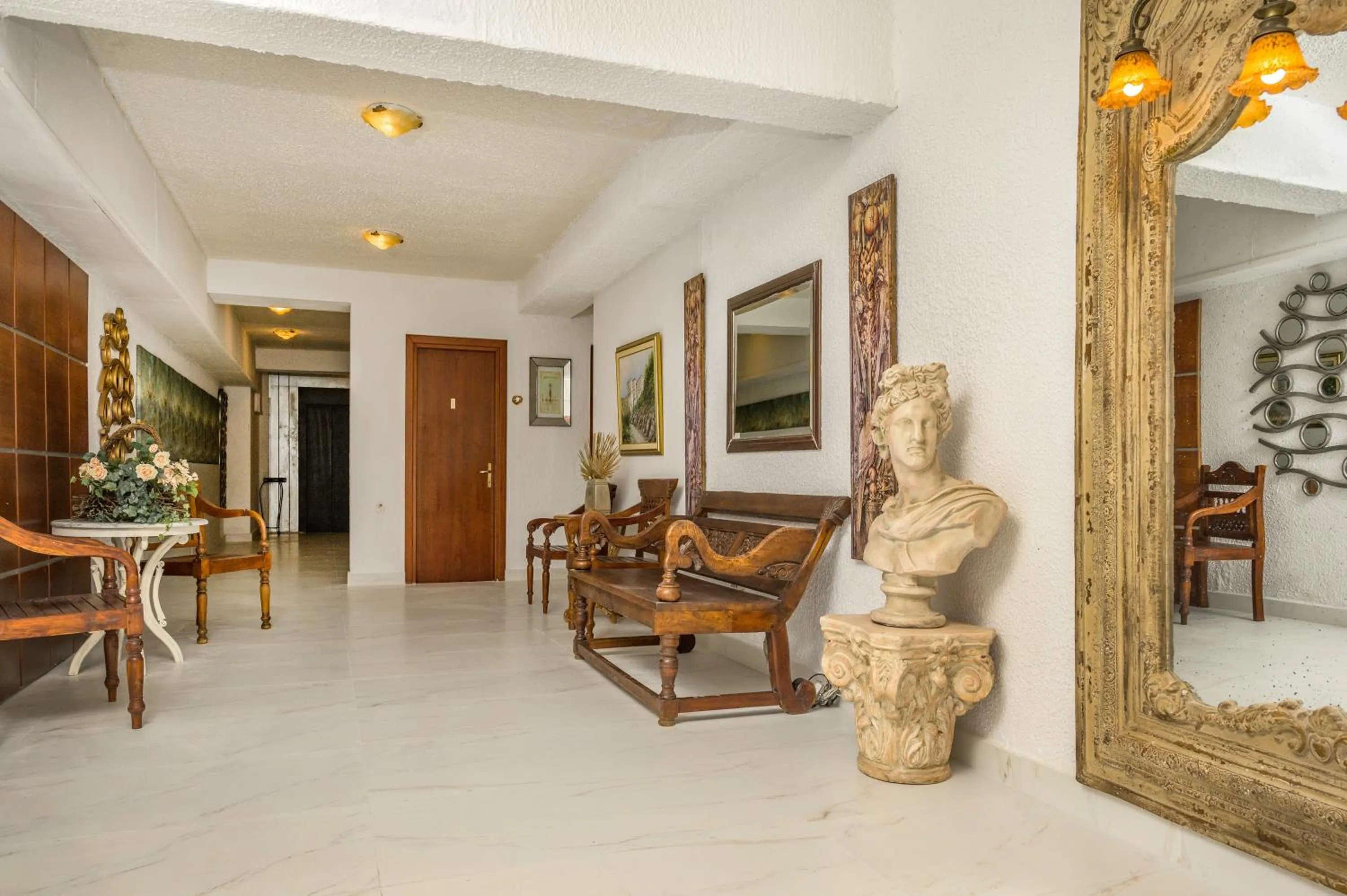 Decorative detail in Leandros Hotel