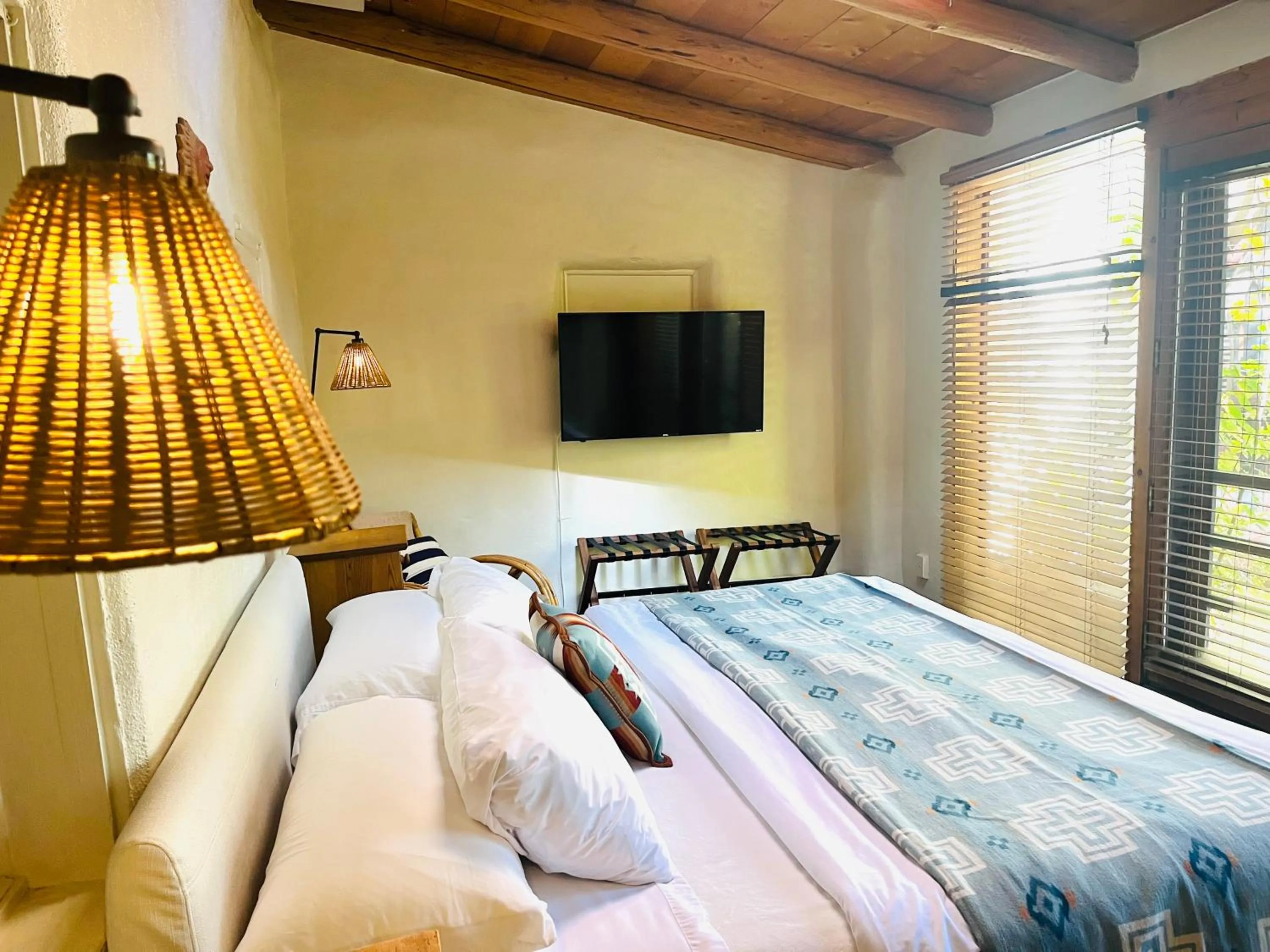 Bed in Hacienda Del Sol Historic B&B