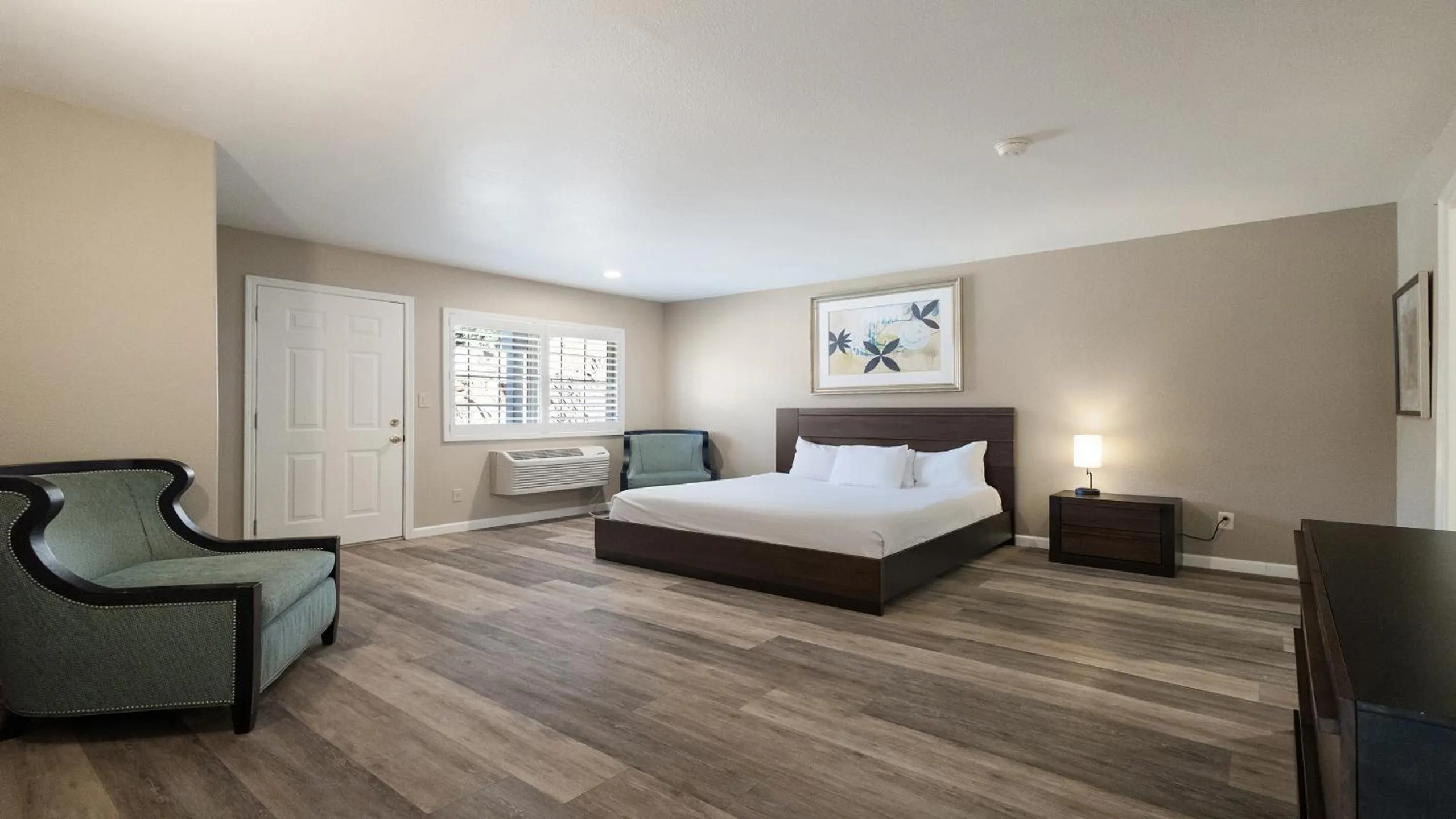 Bed in Country Inn Sonora