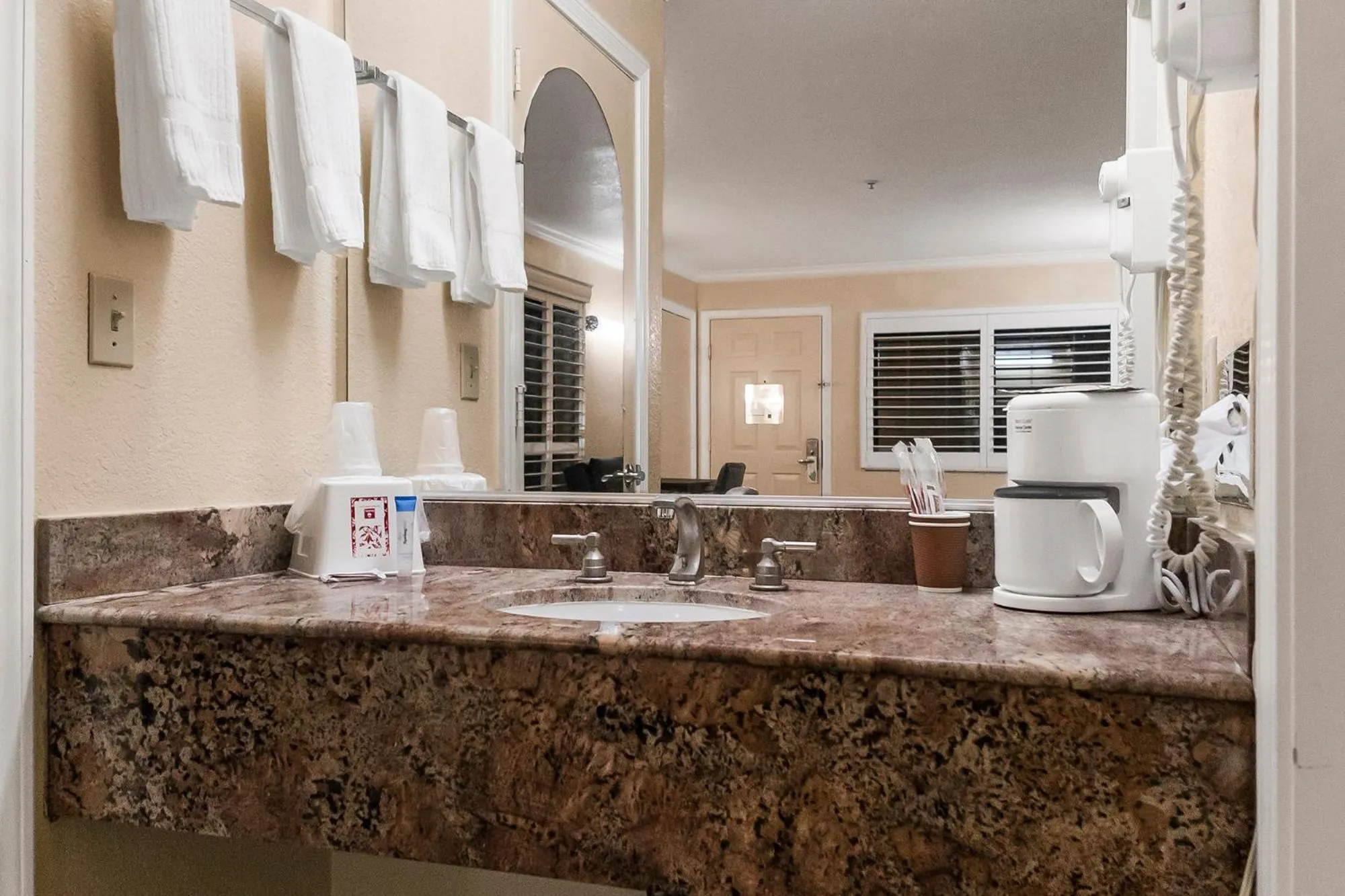 Bathroom in Country Inn Sonora