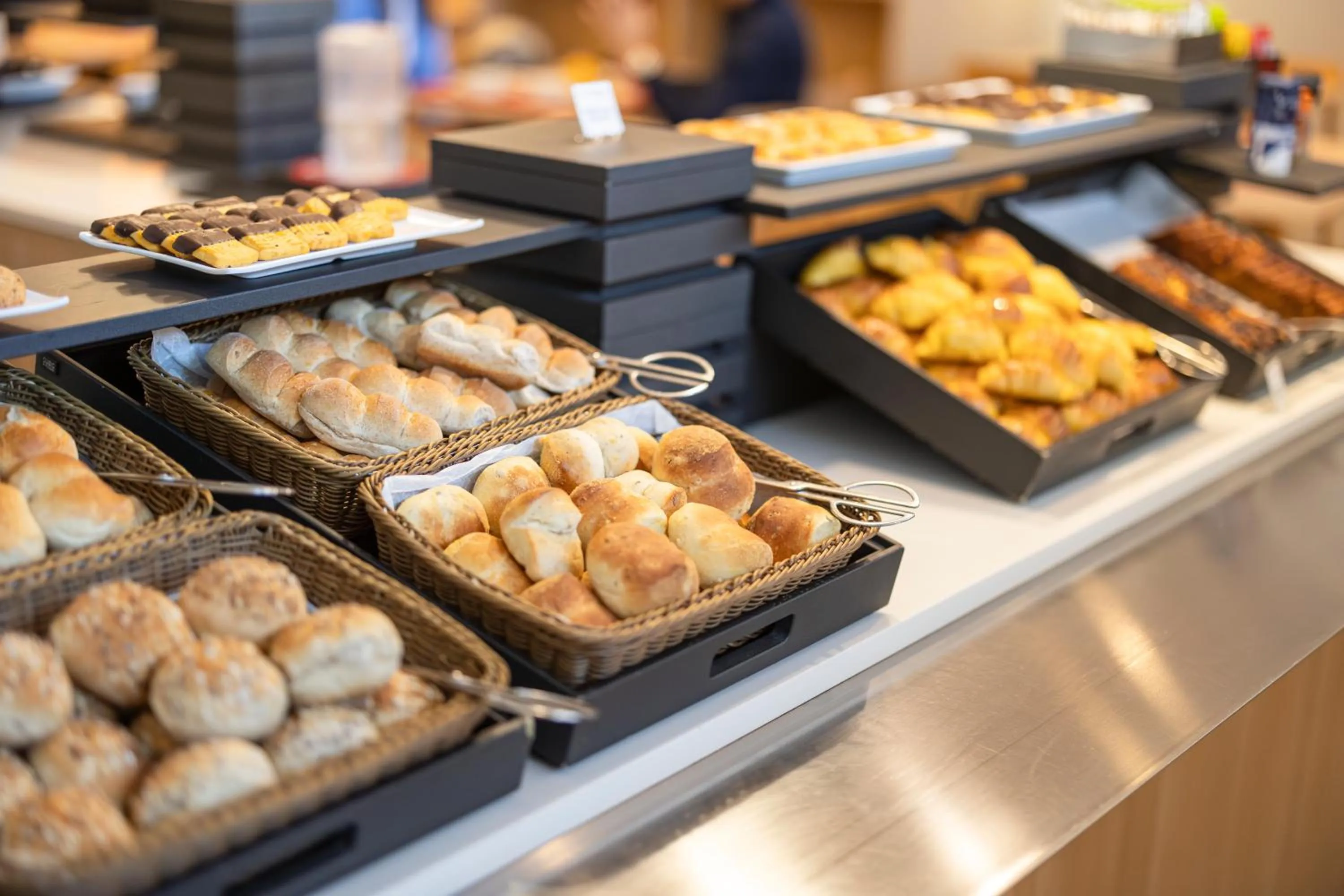 Breakfast in Moov Hotel Porto Centro