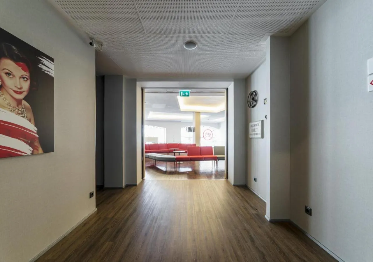 Living room in Moov Hotel Porto Centro