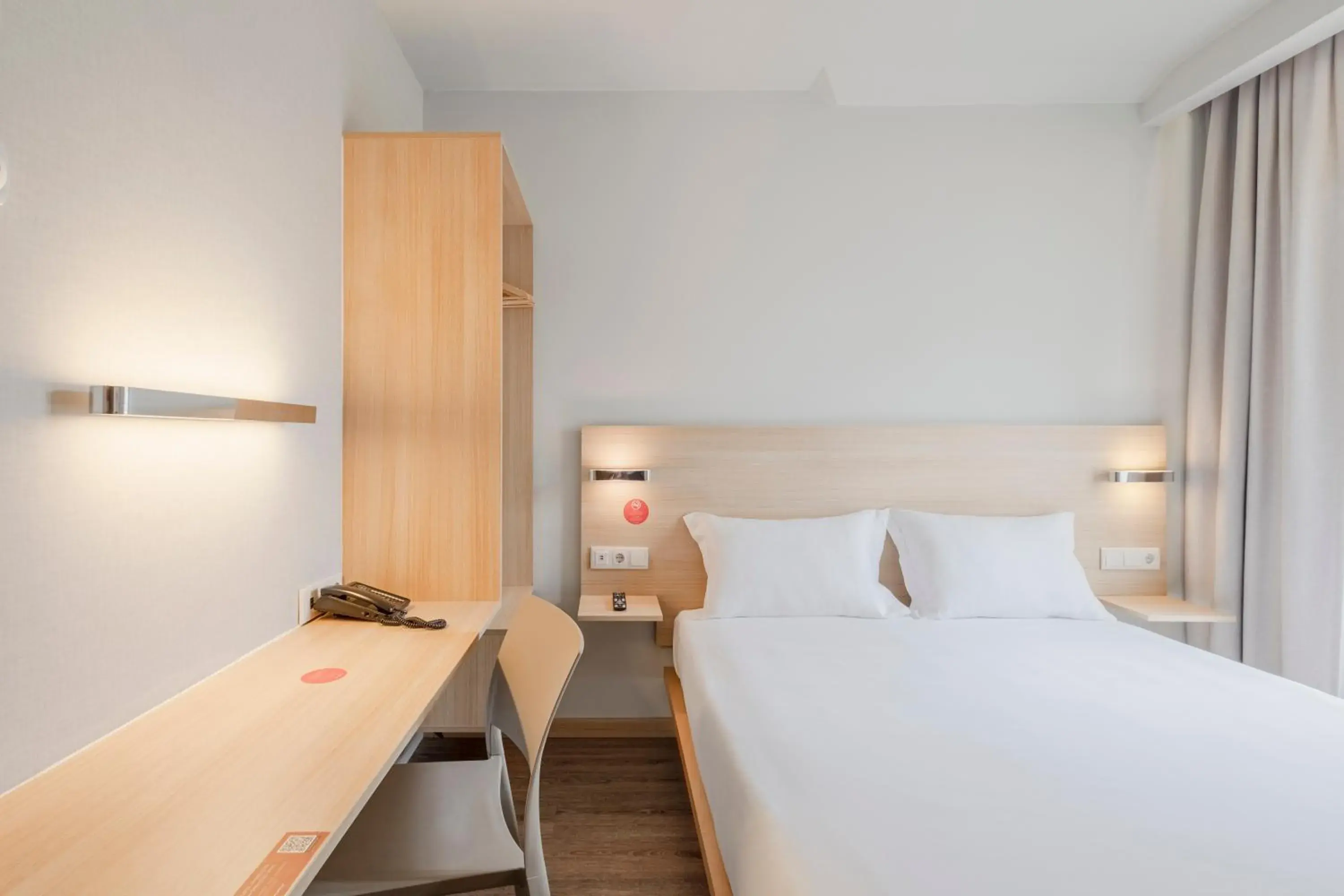 Bed in Moov Hotel Porto Centro Bed in Moov Hotel Porto Centro