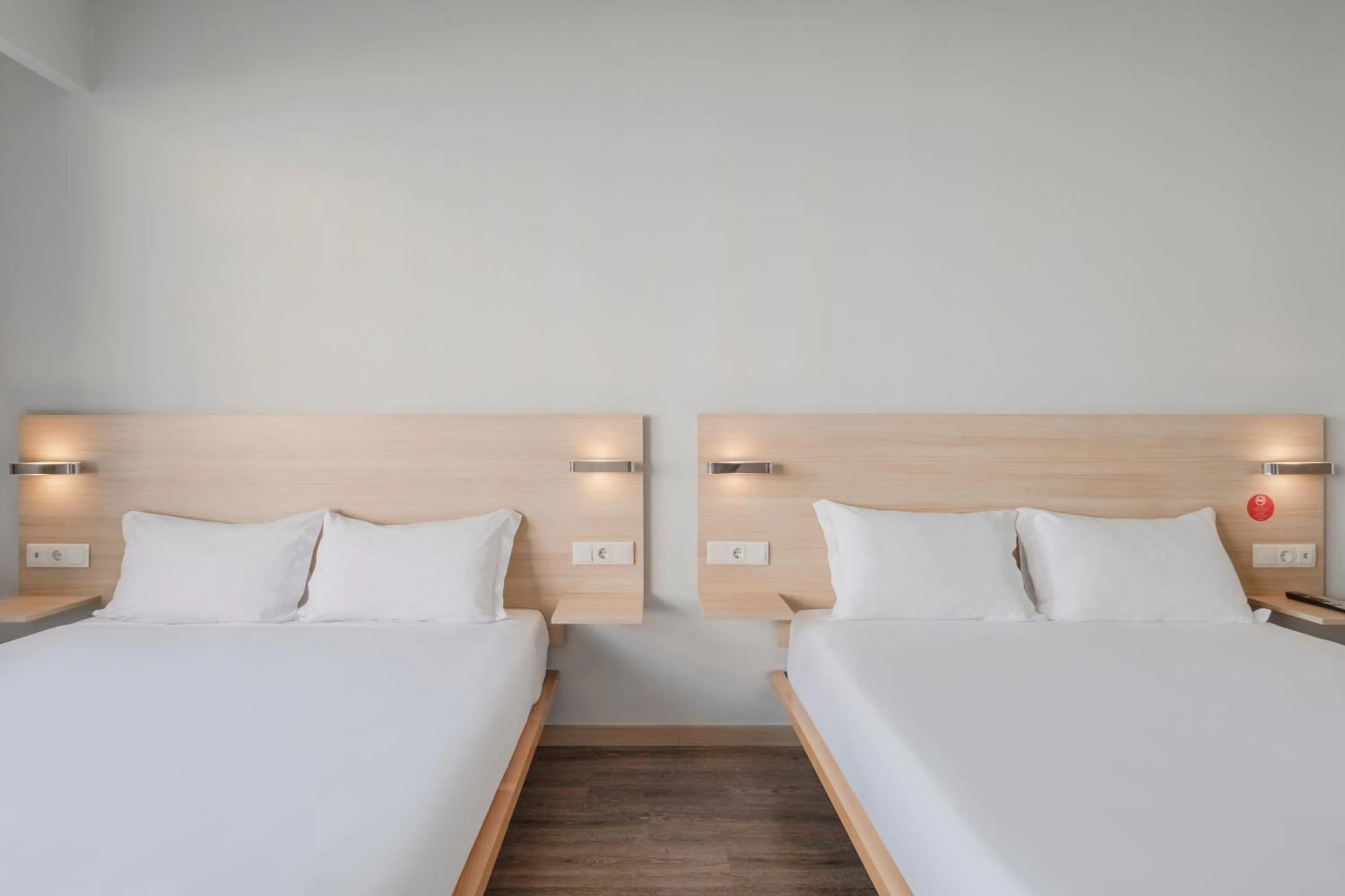 Bedroom, Bed in Moov Hotel Porto Centro