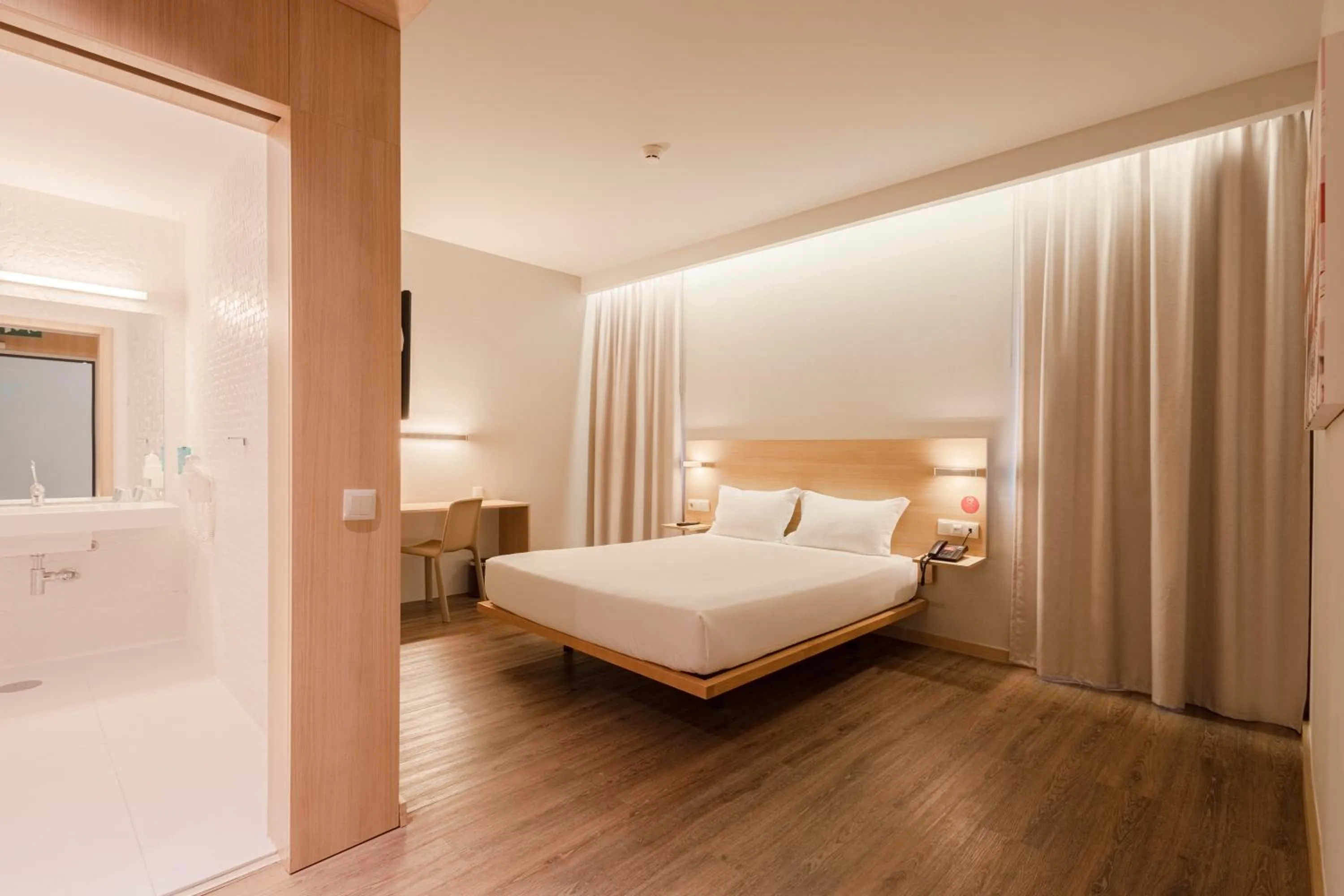 Bed in Moov Hotel Porto Centro