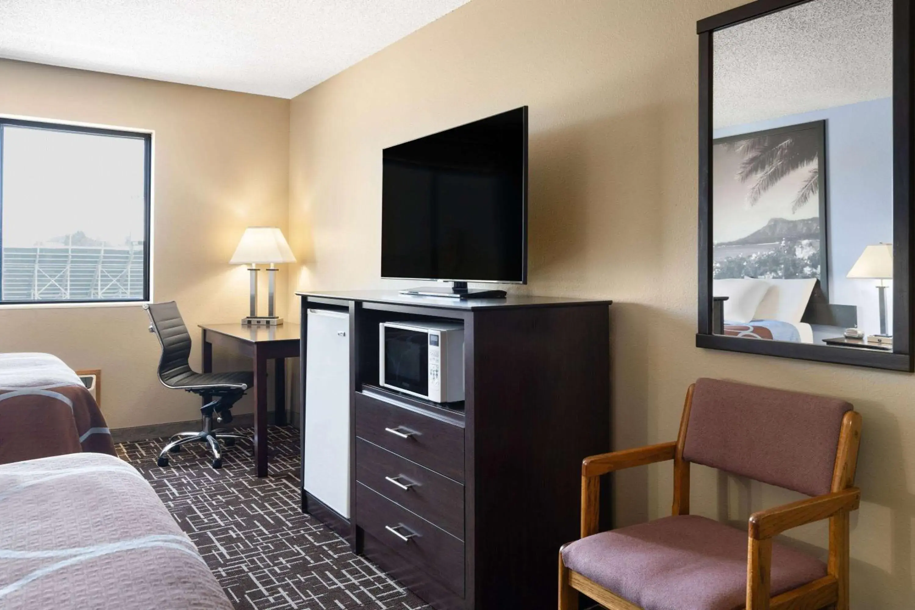 Photo of the whole room, Bed in Super 8 by Wyndham Dyersville Photo of the whole room, Bed in Super 8 by Wyndham Dyersville