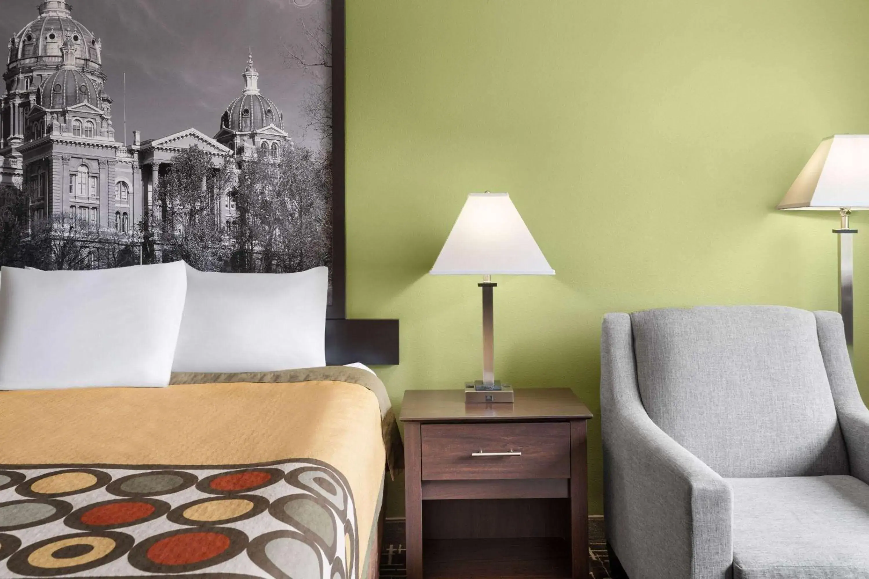 Photo of the whole room, Bed in Super 8 by Wyndham Dyersville Photo of the whole room, Bed in Super 8 by Wyndham Dyersville