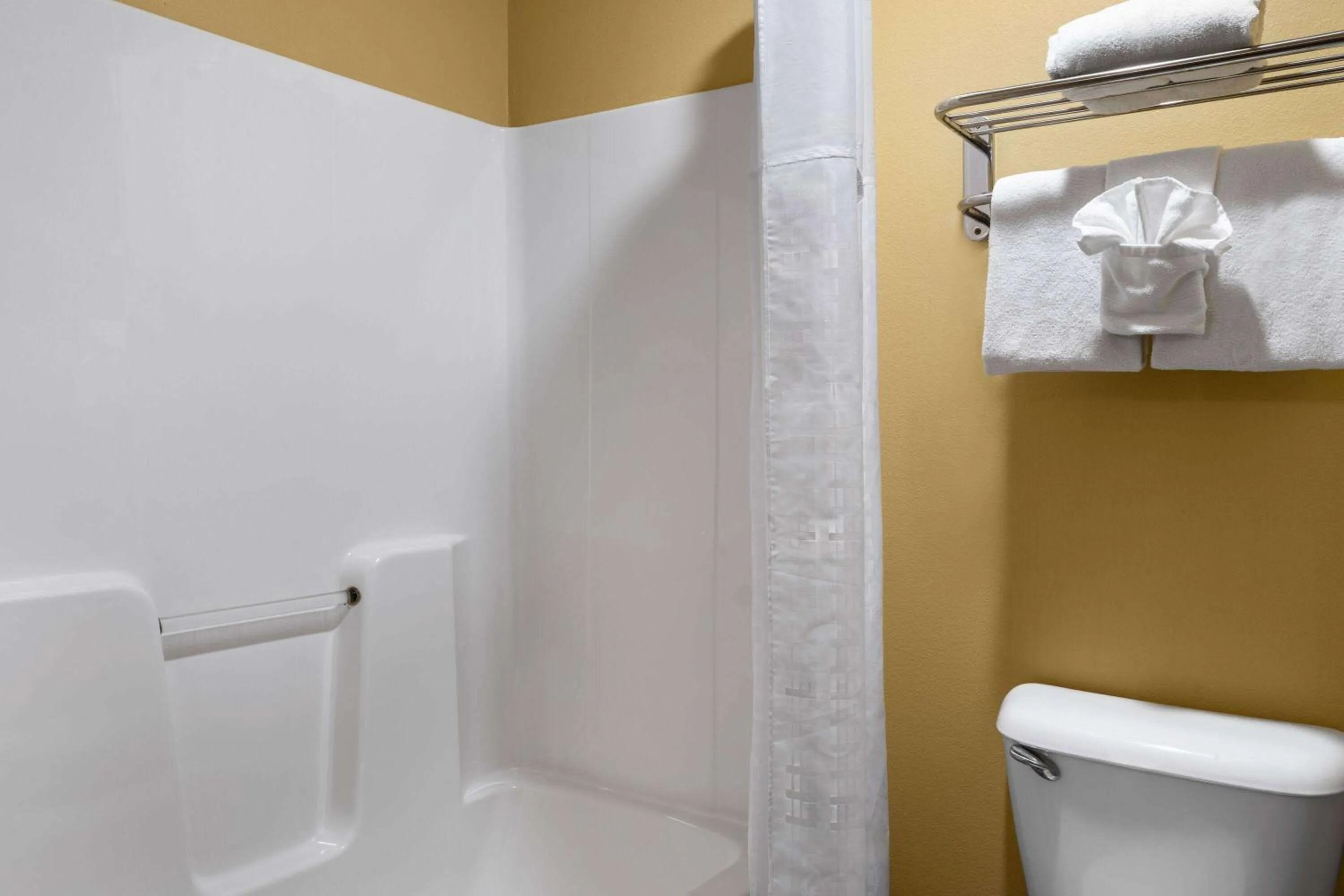 Bathroom in Super 8 by Wyndham Dyersville