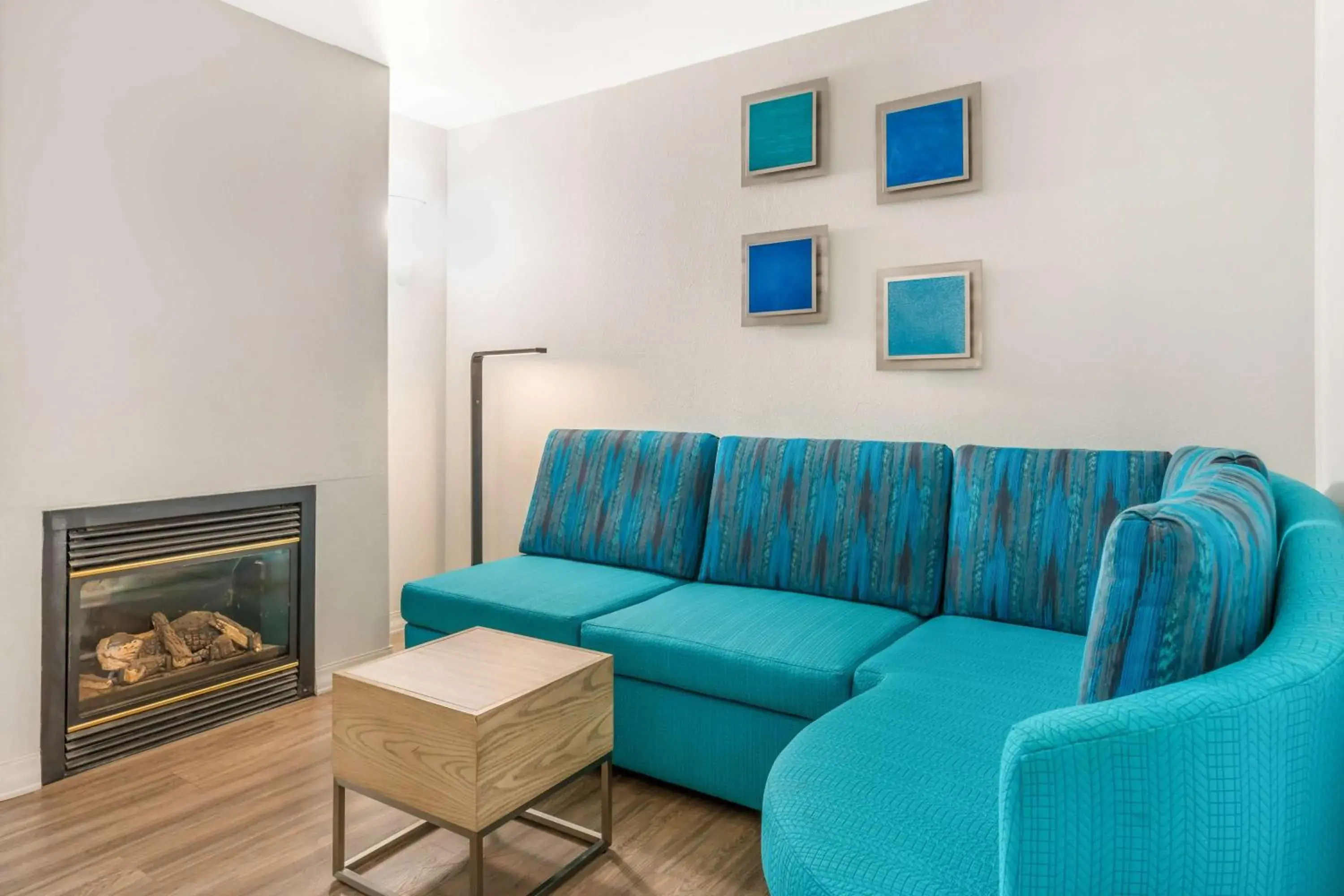 Bedroom in Best Western Plus Capitola By-the-Sea Inn & Suites Bedroom in Best Western Plus Capitola By-the-Sea Inn & Suites