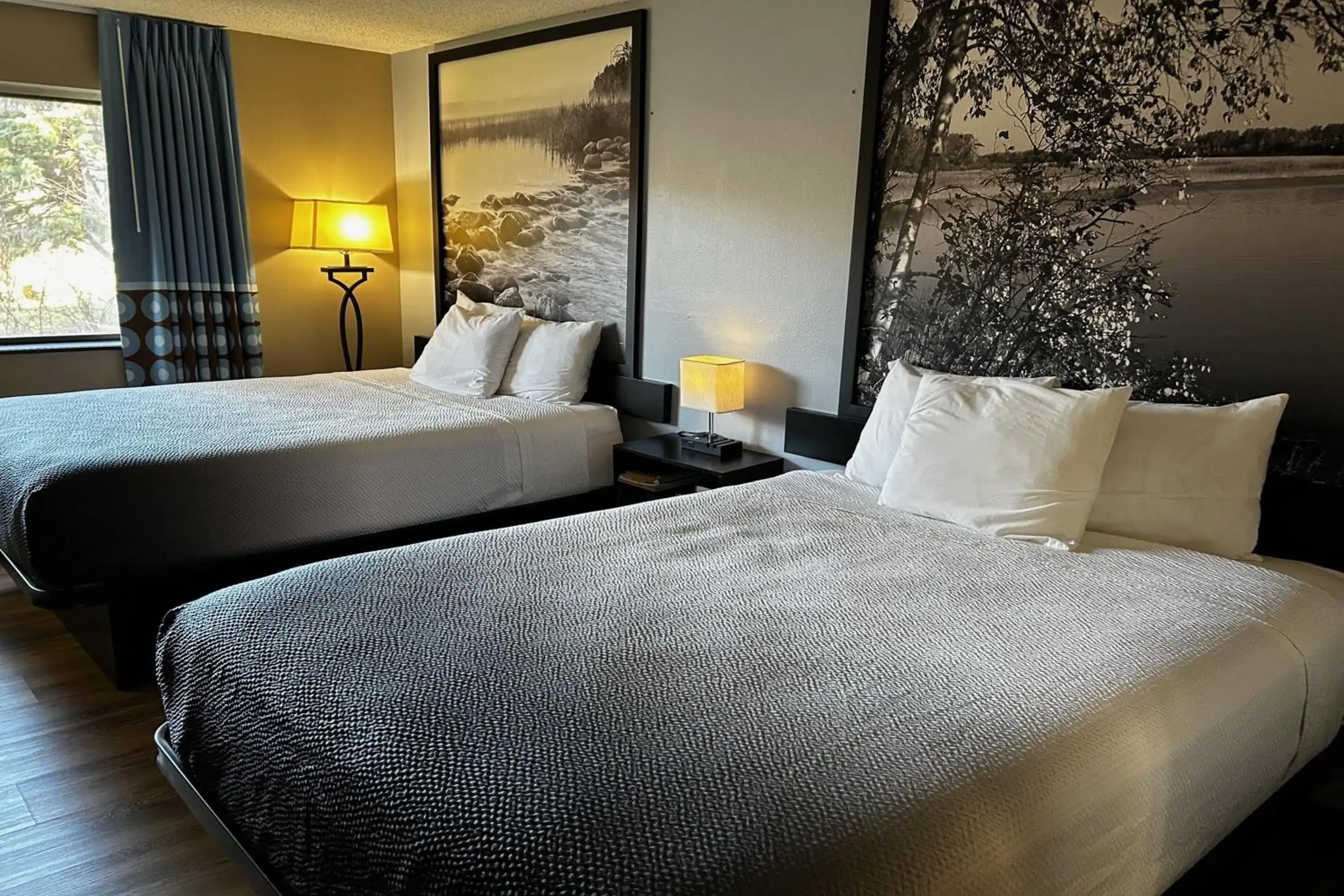 Photo of the whole room, Bed in Super 8 by Wyndham Estherville Photo of the whole room, Bed in Super 8 by Wyndham Estherville