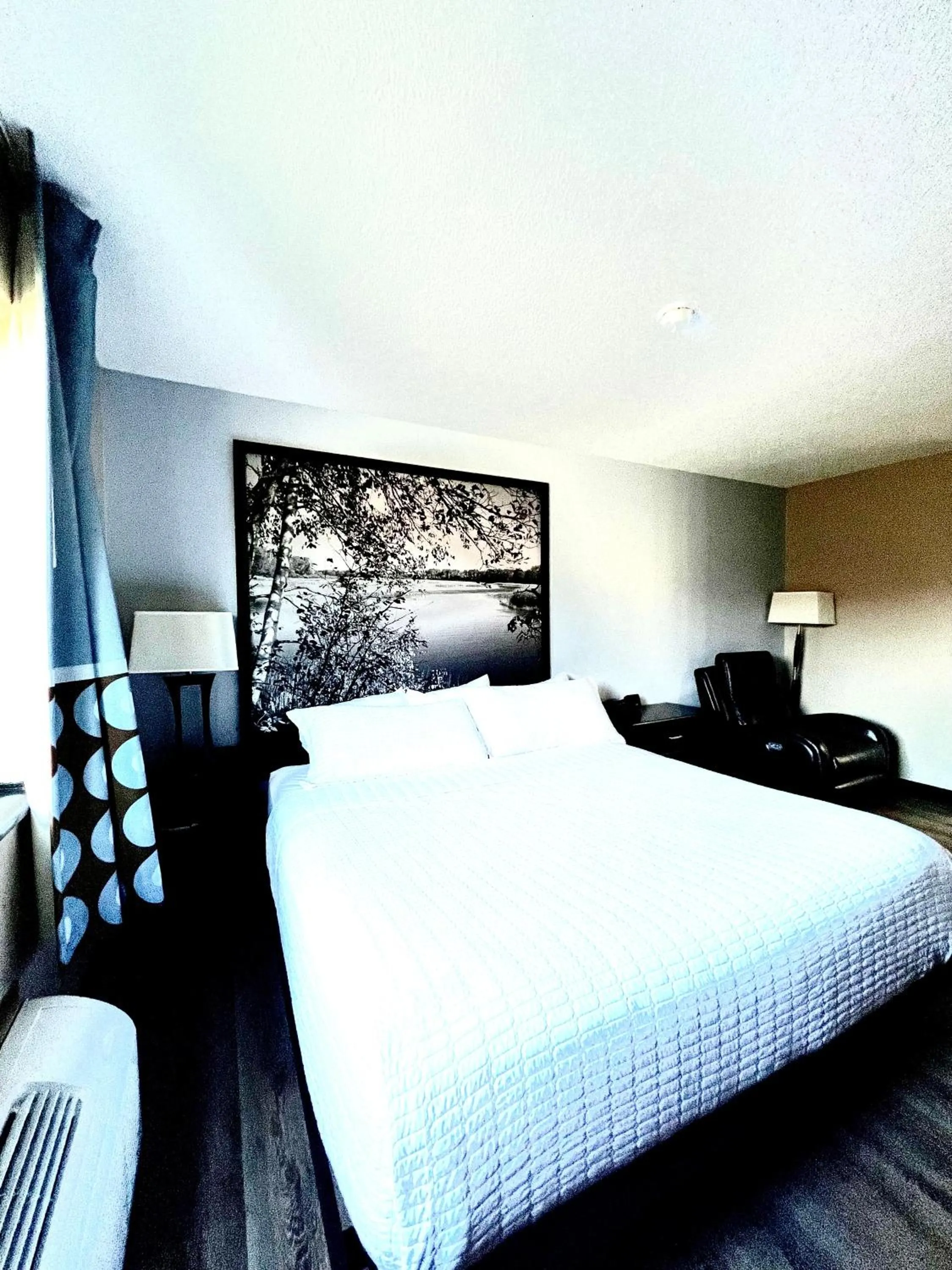 Bed in Super 8 by Wyndham Estherville