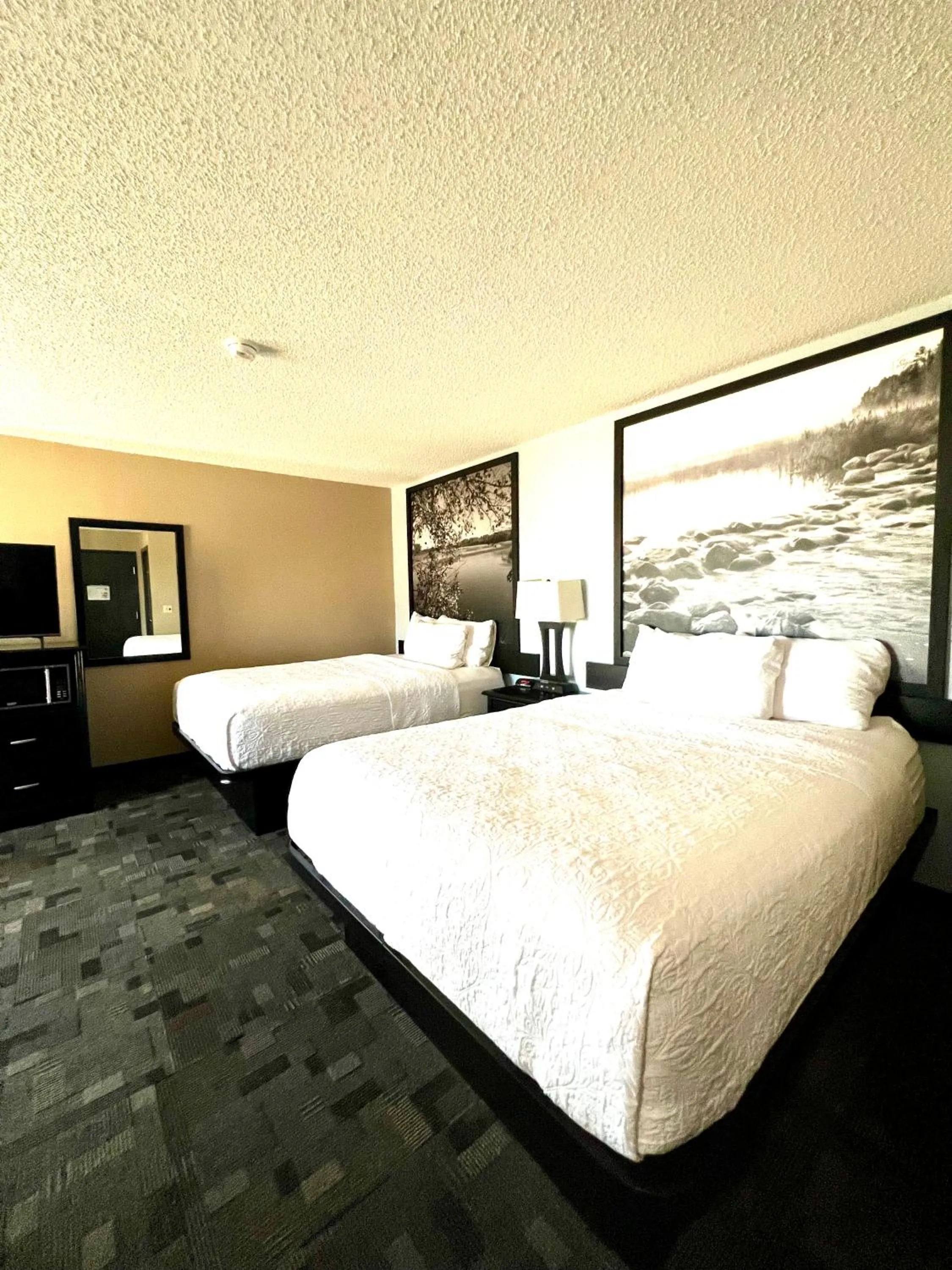 Bed in Super 8 by Wyndham Estherville