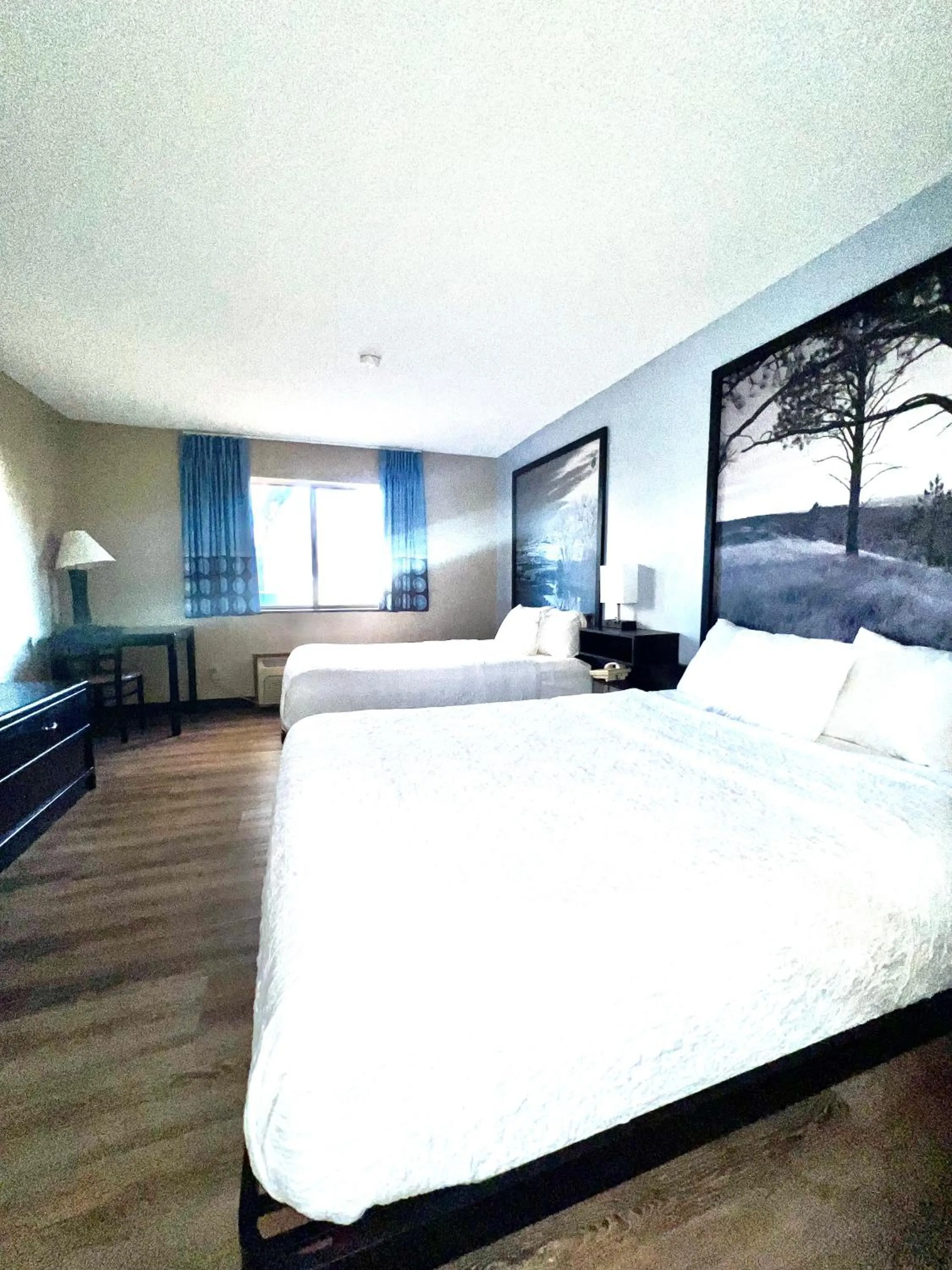 Bed in Super 8 by Wyndham Estherville