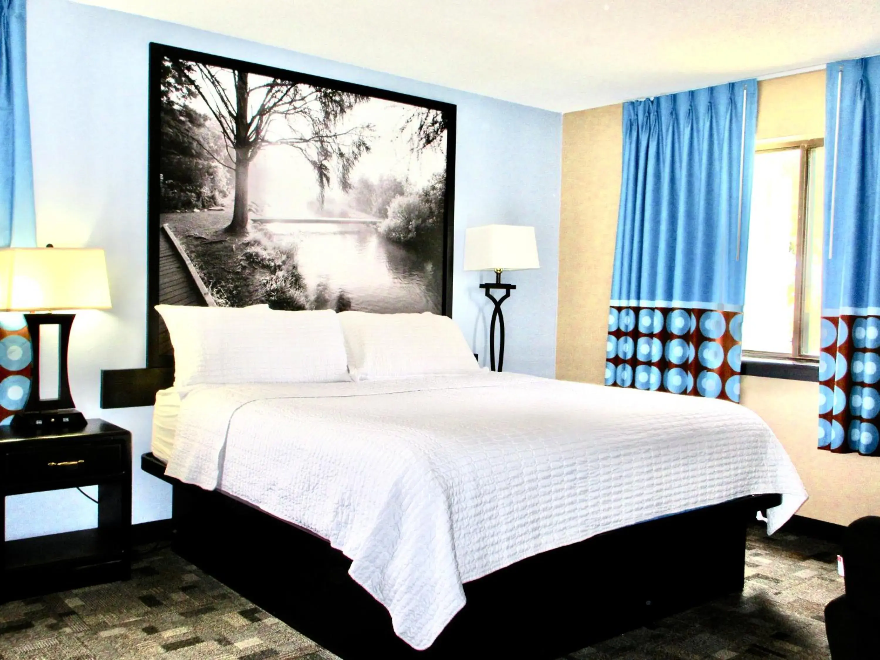 Suite with One King and Two Queen Beds - Non-Smoking in Super 8 by Wyndham Estherville Suite with One King and Two Queen Beds - Non-Smoking in Super 8 by Wyndham Estherville