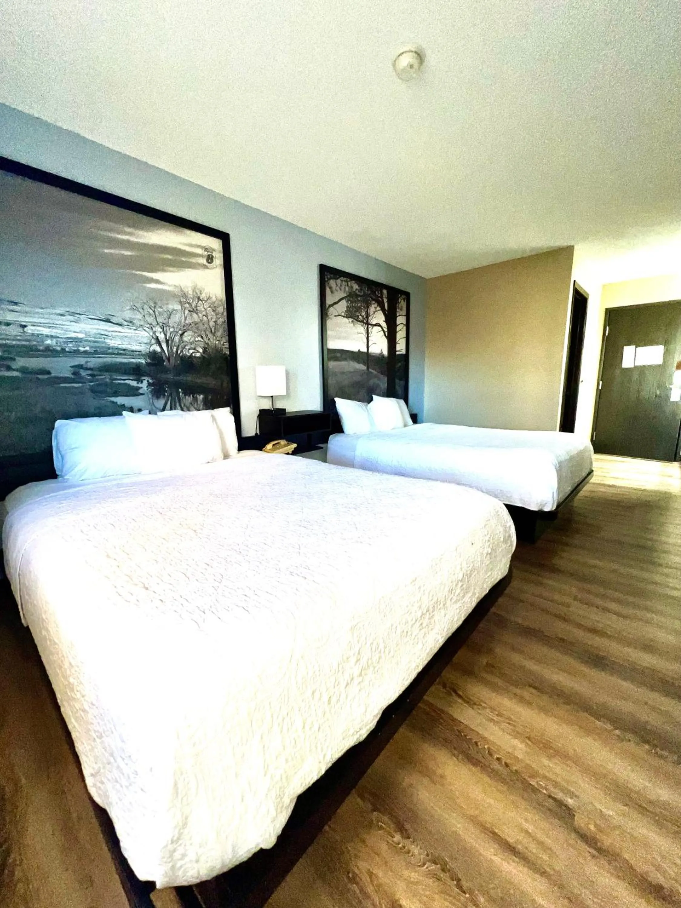 Bed in Super 8 by Wyndham Estherville