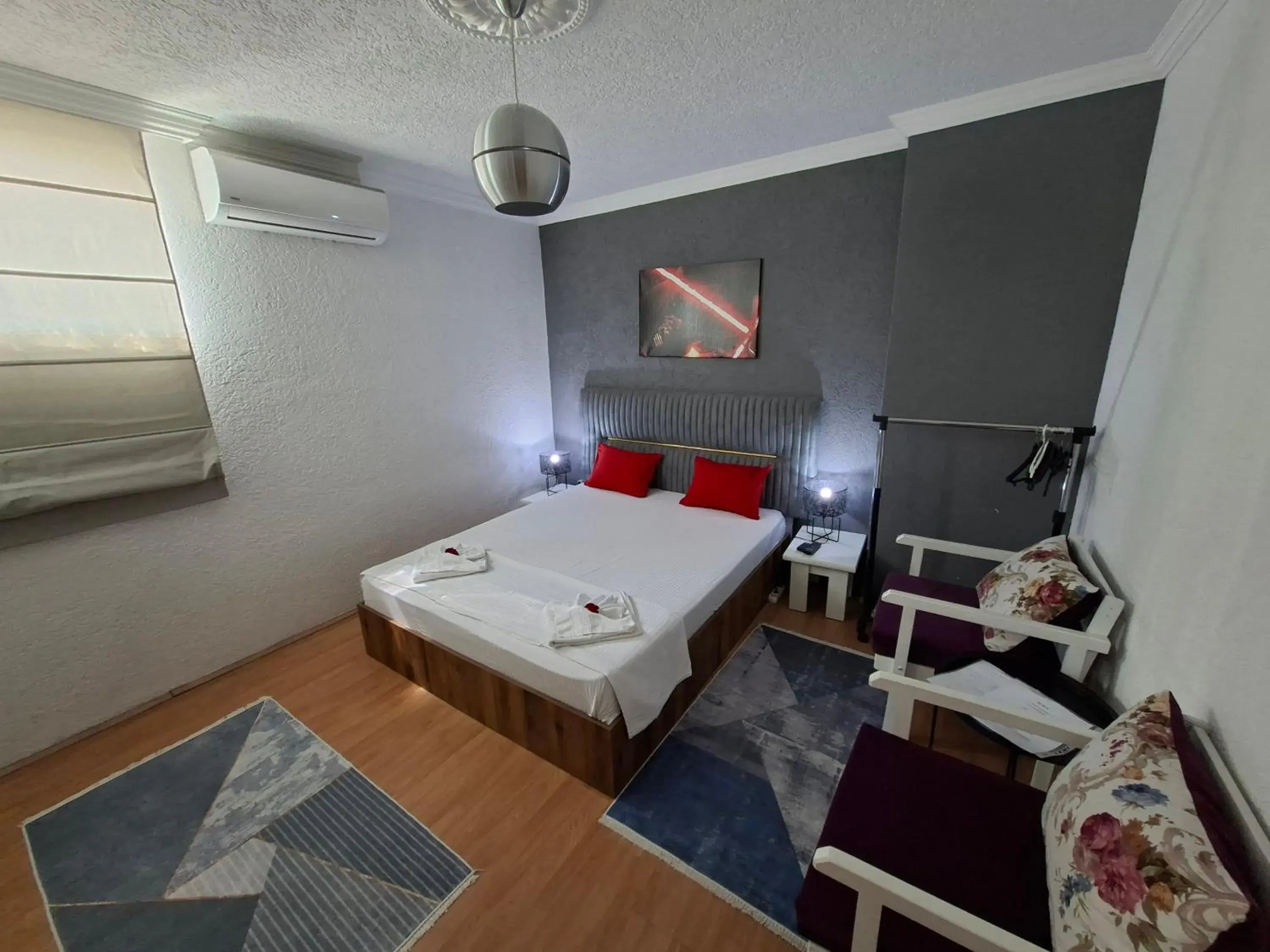 Large Twin Room in Deni house Large Twin Room in Deni house