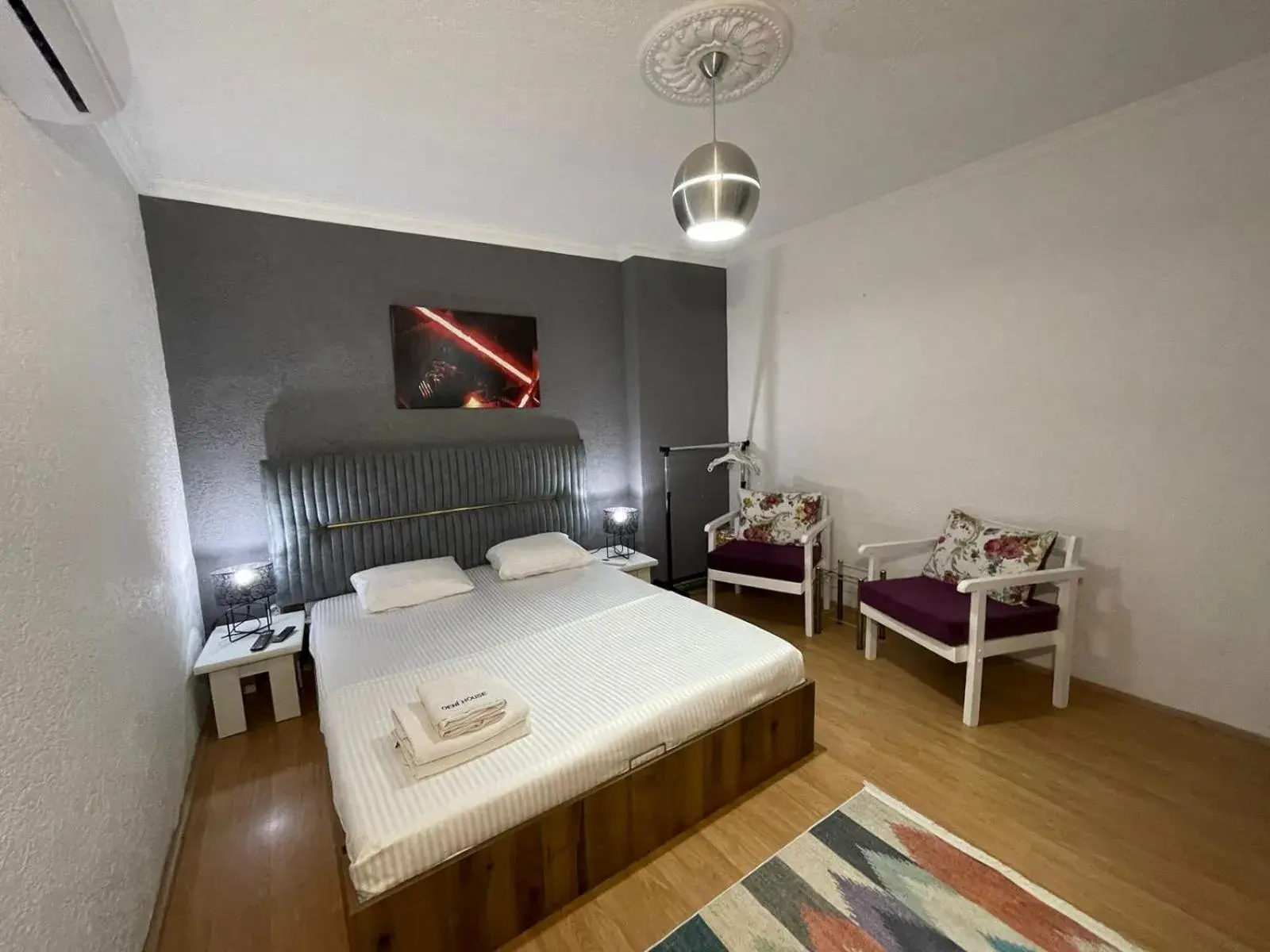 Large Twin Room in Deni house Large Twin Room in Deni house