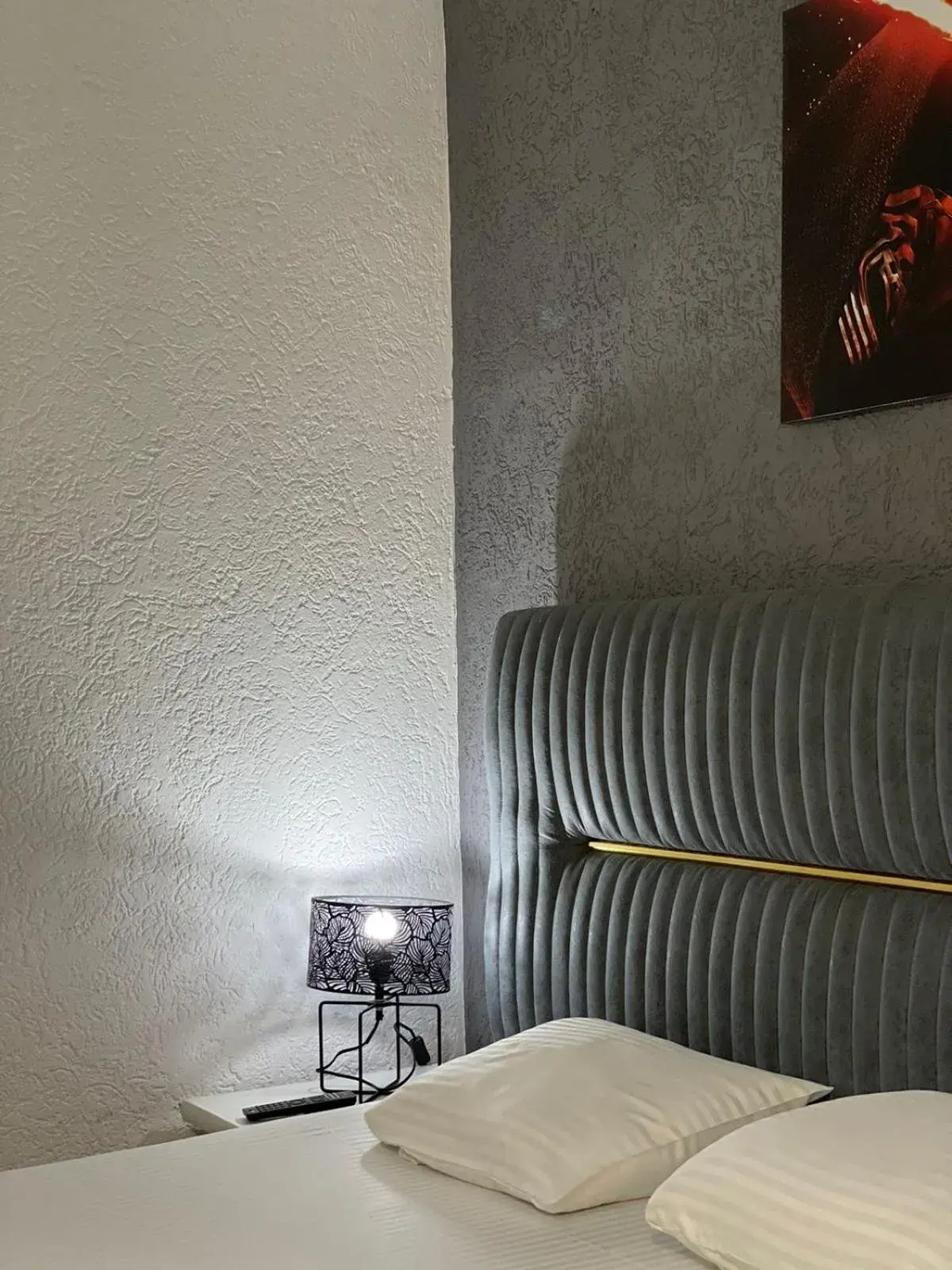 Large Twin Room in Deni house Large Twin Room in Deni house